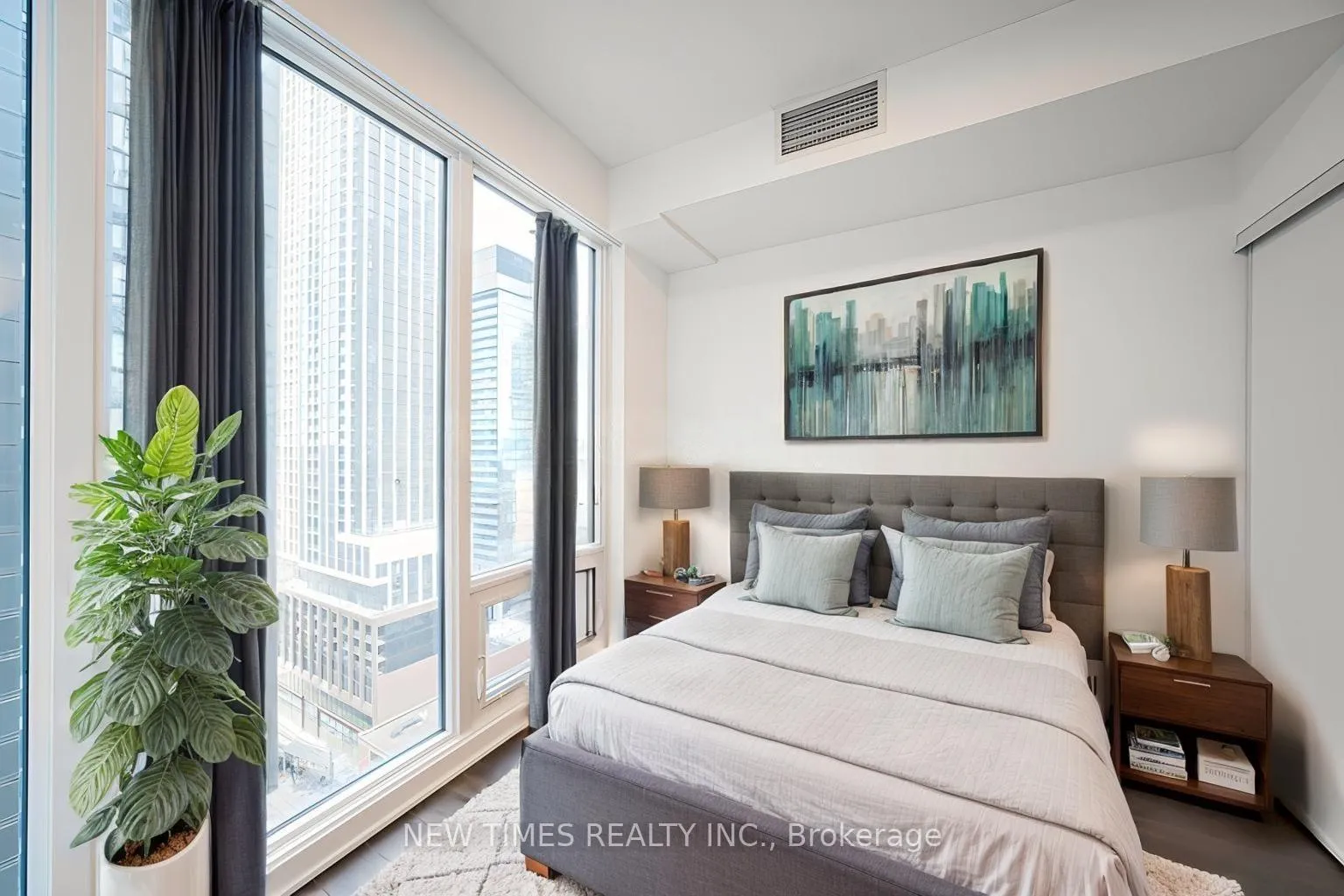Photo 4 of Unit 2102, 125 Blue Jays Way, Toronto, Waterfront Communities — HOMEH