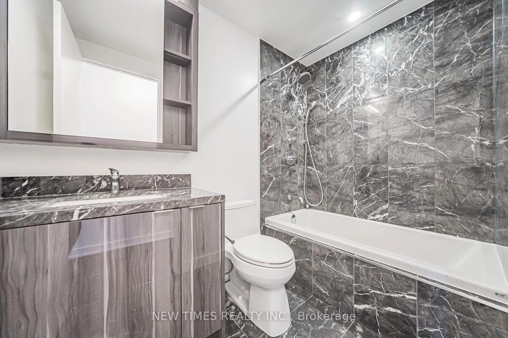 Photo 11 of Unit 2102, 125 Blue Jays Way, Toronto, Waterfront Communities — HOMEH