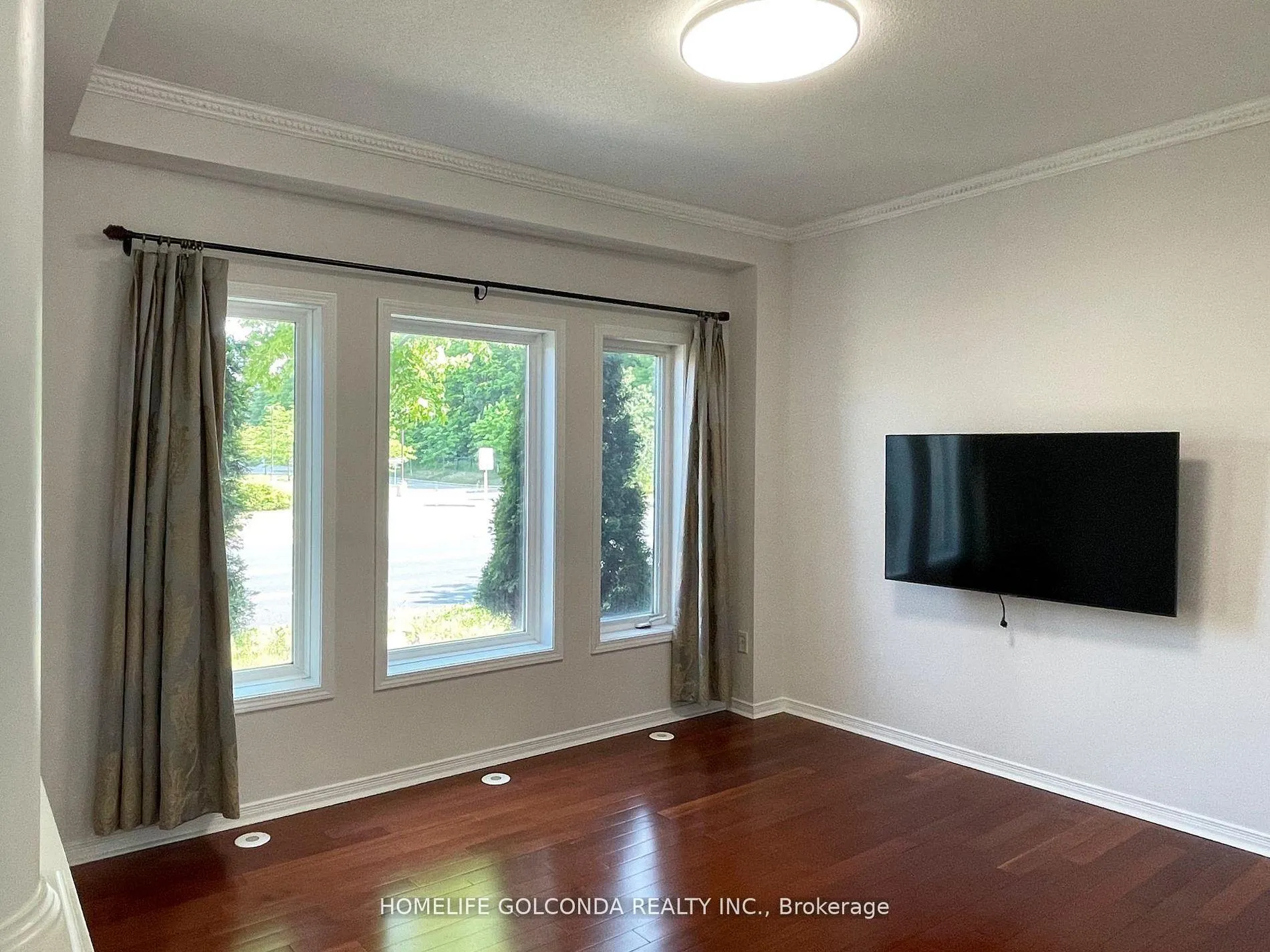 Photo 3 of 847 Bur Oak Avenue, Markham, Wismer — HOMEH