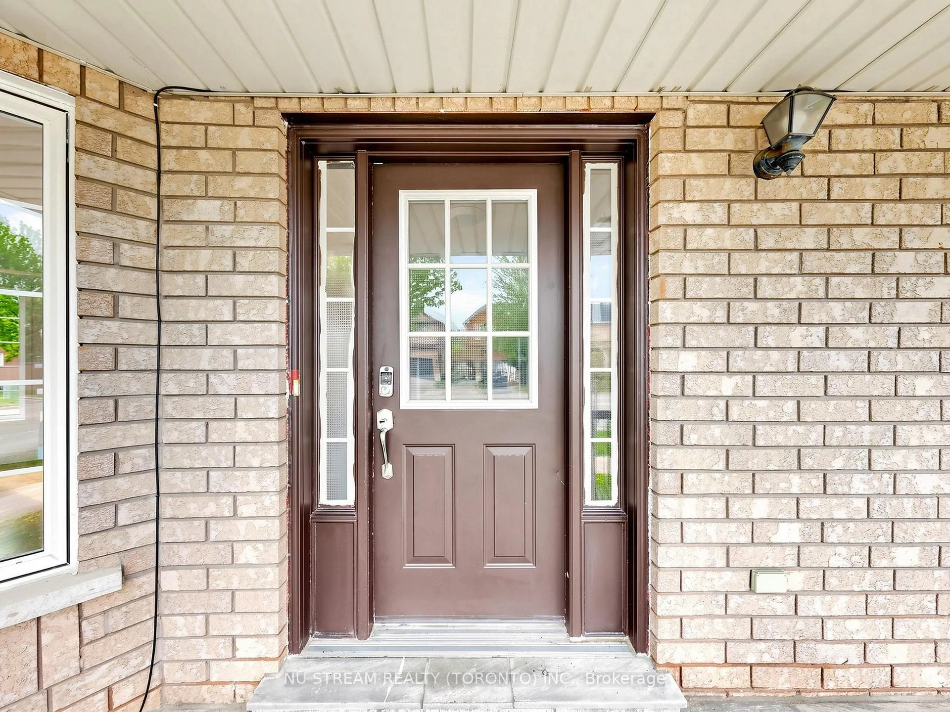 Photo 4 of 2 Purcell Crescent, Vaughan, Maple — HOMEH
