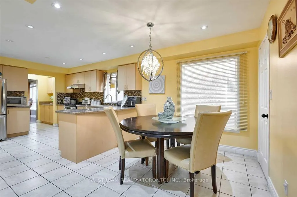 Photo 15 of 2 Purcell Crescent, Vaughan, Maple — HOMEH