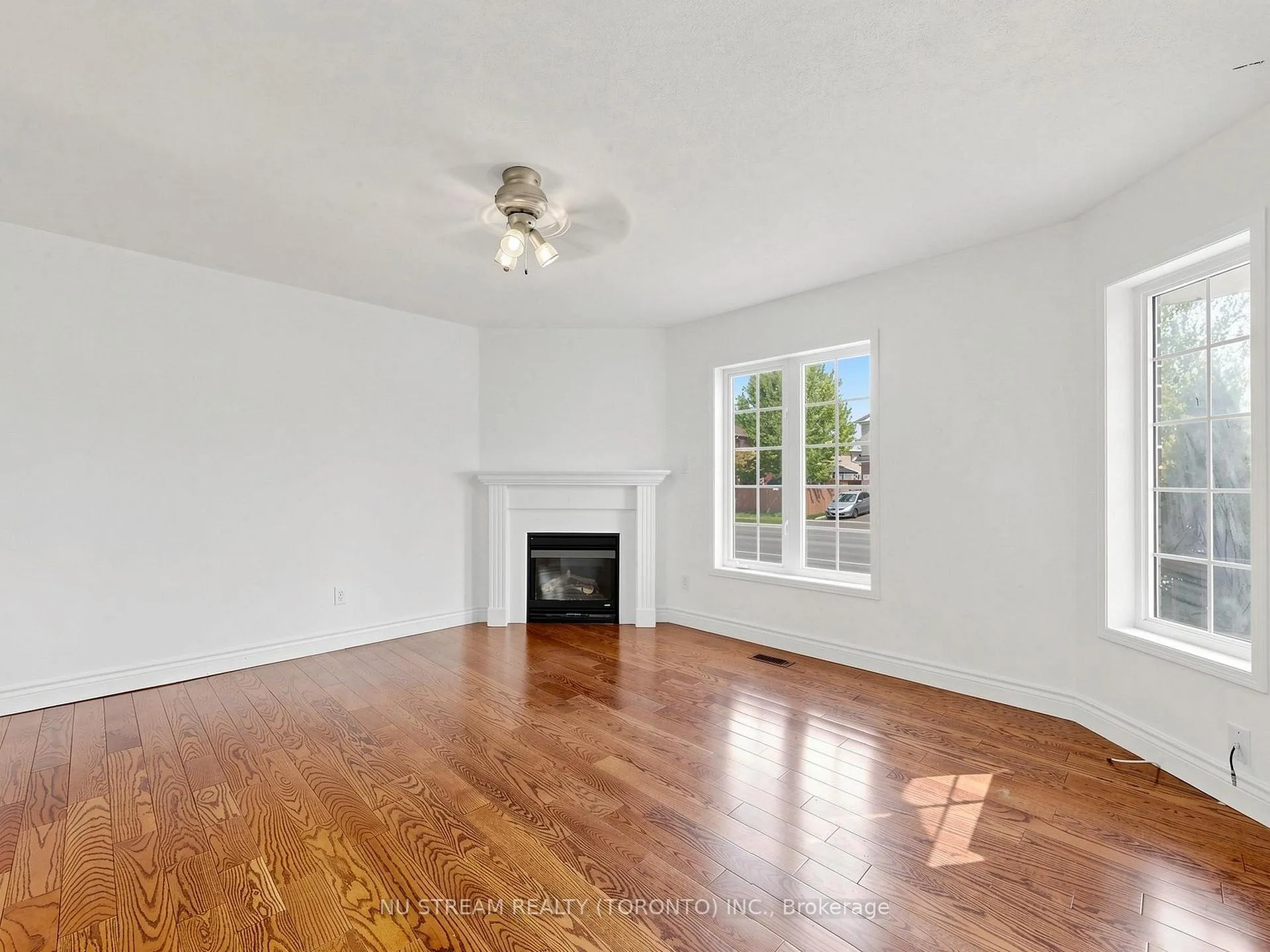 Photo 16 of 2 Purcell Crescent, Vaughan, Maple — HOMEH