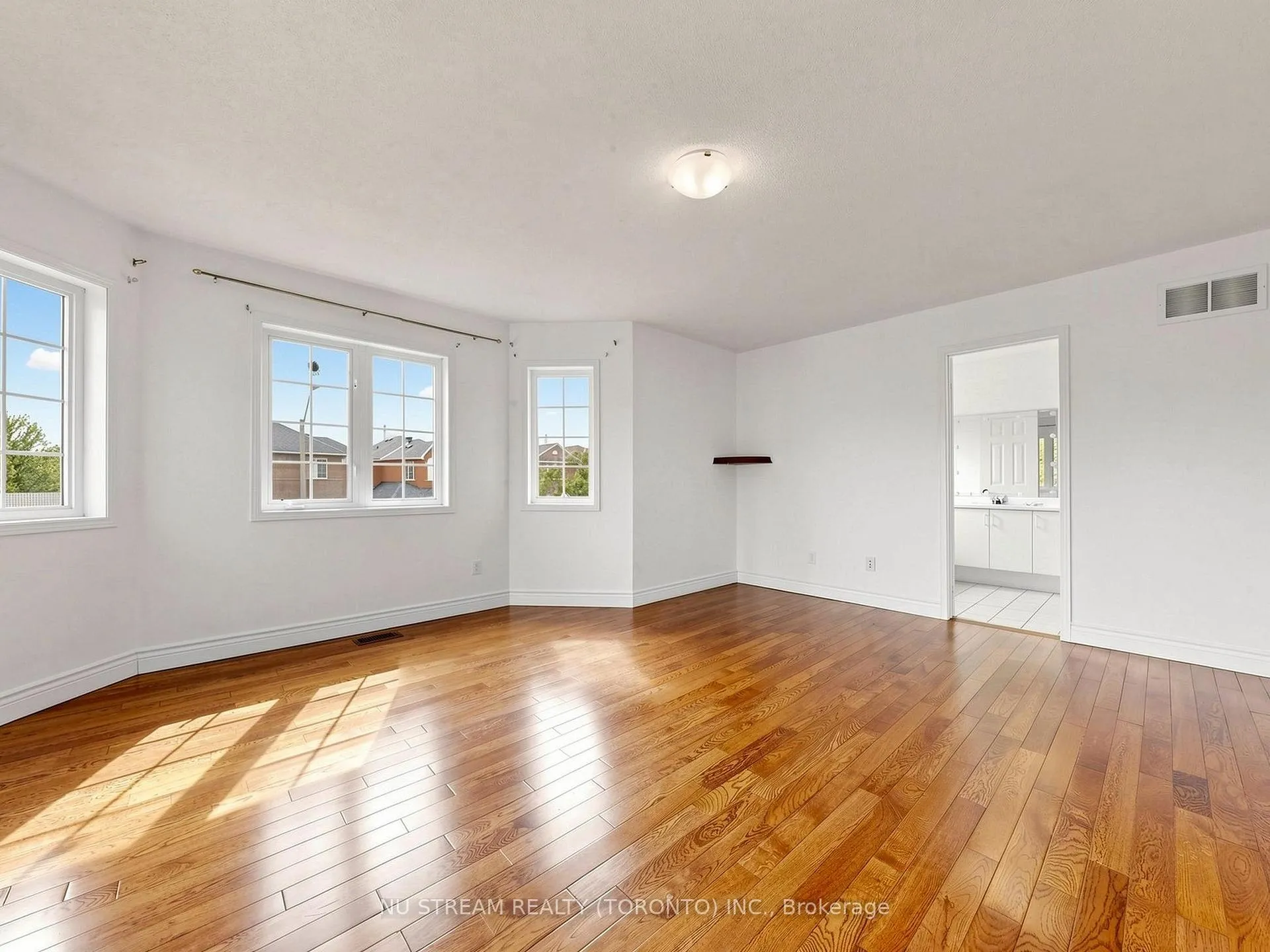Photo 25 of 2 Purcell Crescent, Vaughan, Maple — HOMEH