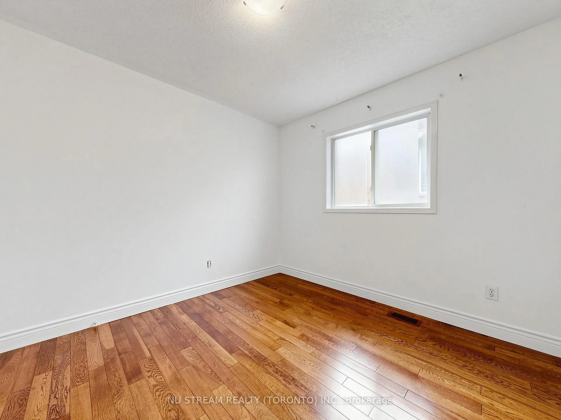 Photo 36 of 2 Purcell Crescent, Vaughan, Maple — HOMEH