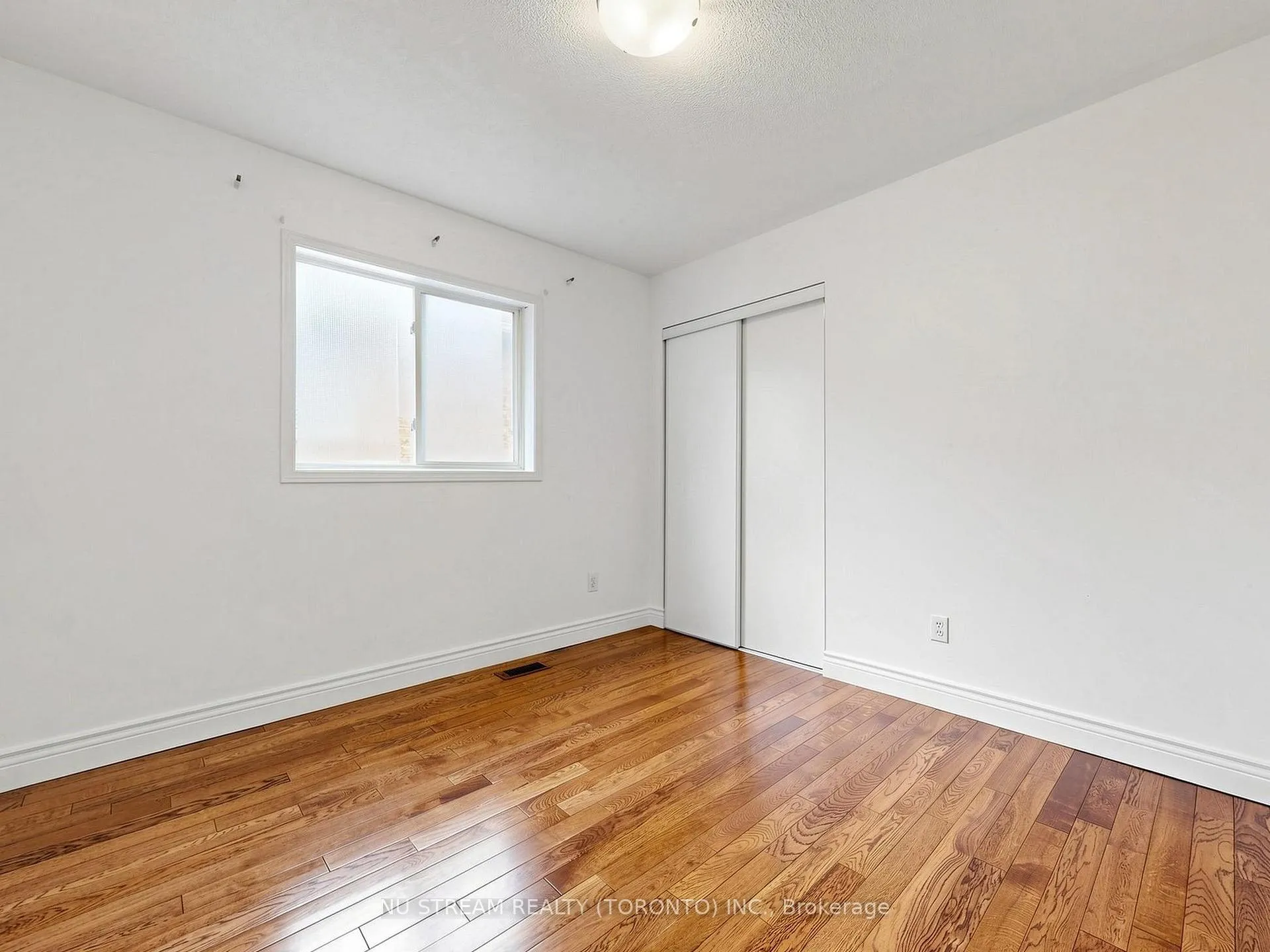 Photo 38 of 2 Purcell Crescent, Vaughan, Maple — HOMEH