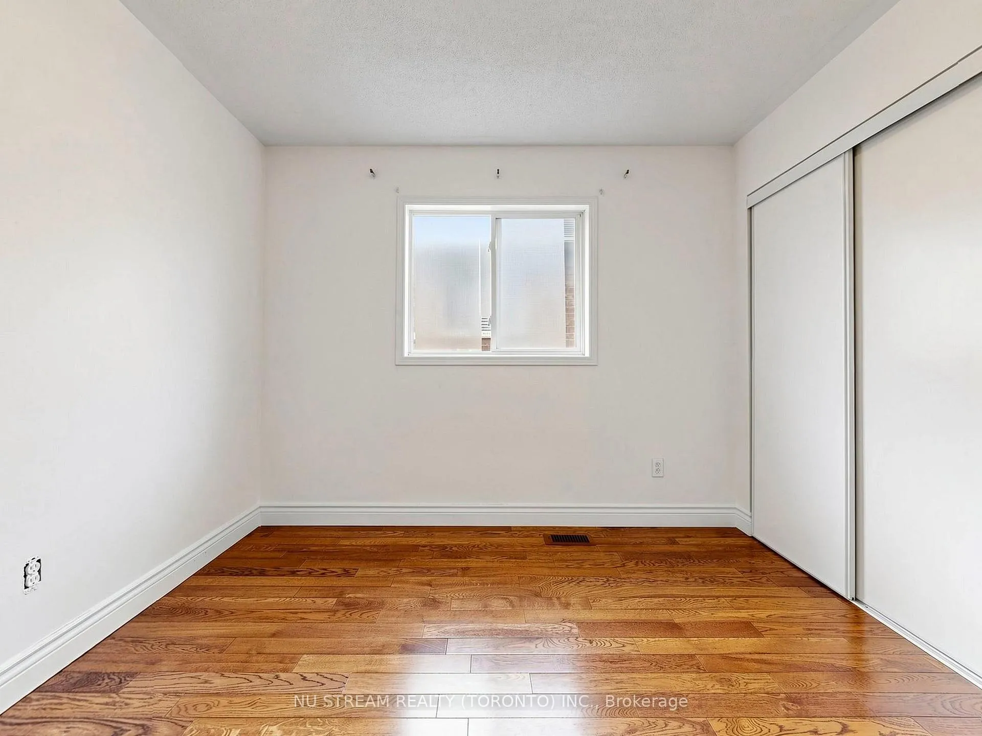Photo 39 of 2 Purcell Crescent, Vaughan, Maple — HOMEH