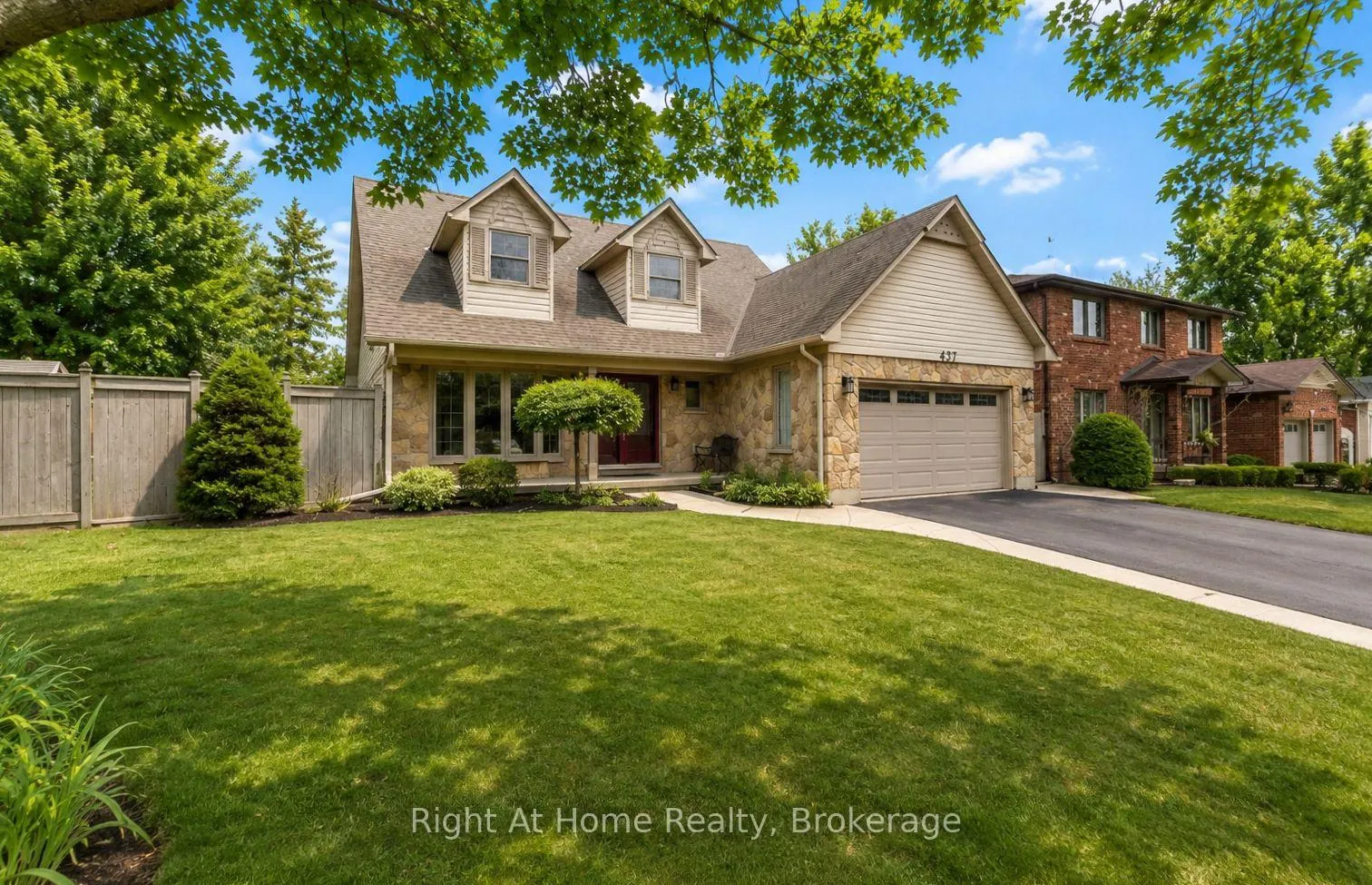 Photo 3 of 437 Shoreacres Road, Burlington, Shoreacres — HOMEH