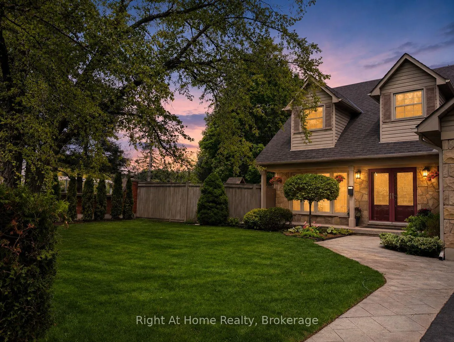 Photo 5 of 437 Shoreacres Road, Burlington, Shoreacres — HOMEH
