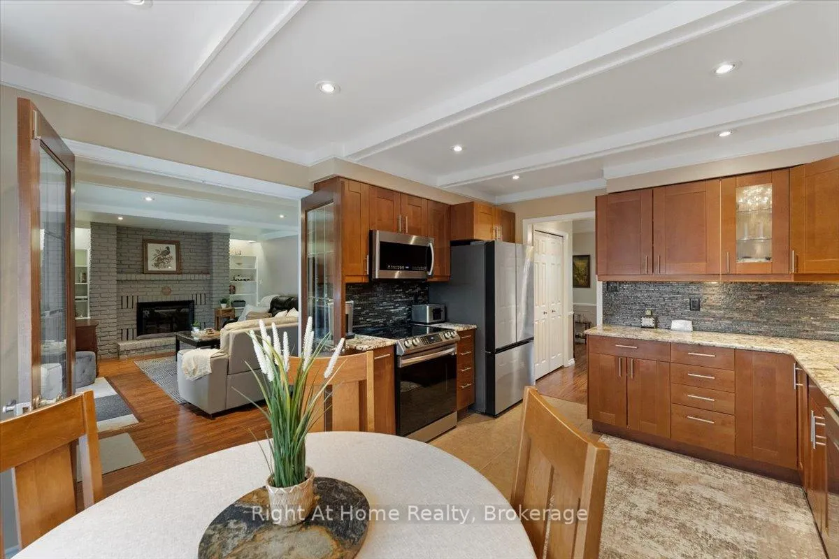 Photo 13 of 437 Shoreacres Road, Burlington, Shoreacres — HOMEH