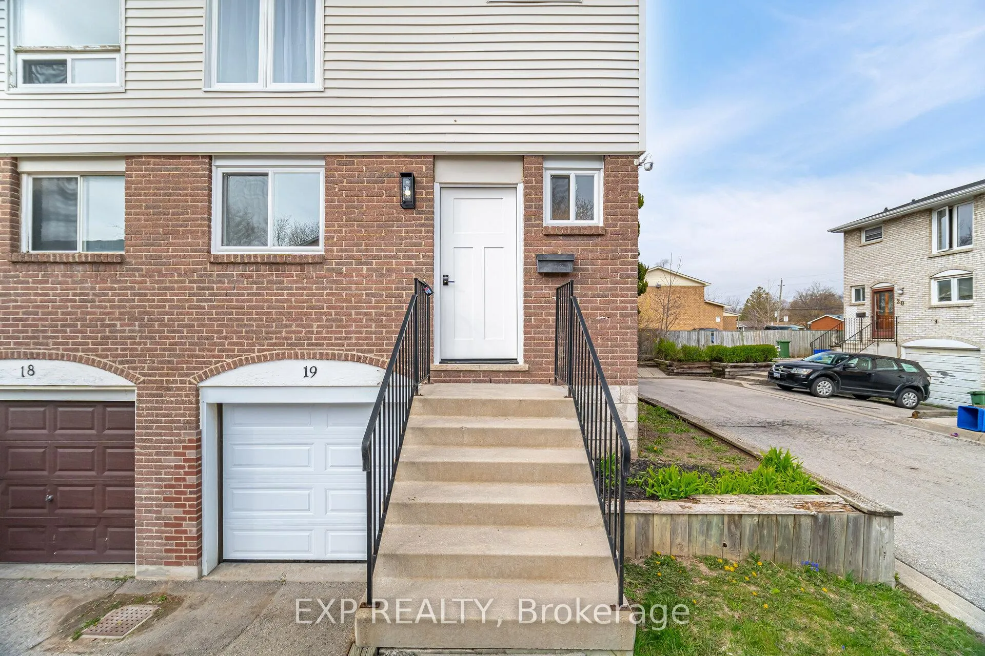 Photo 3 of Unit 19, 120 Quigley Road, Hamilton, Vincent — HOMEH