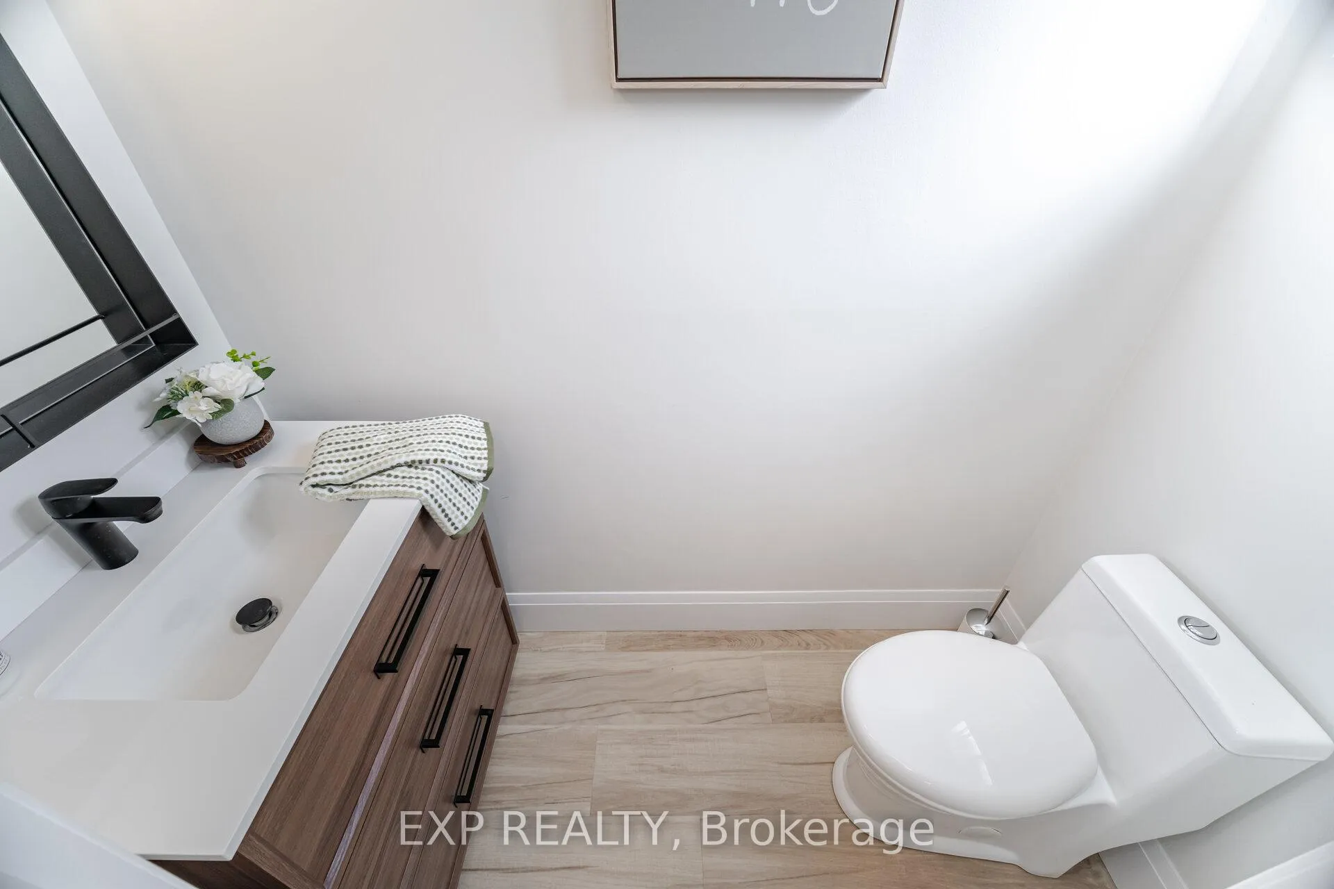 Photo 15 of Unit 19, 120 Quigley Road, Hamilton, Vincent — HOMEH