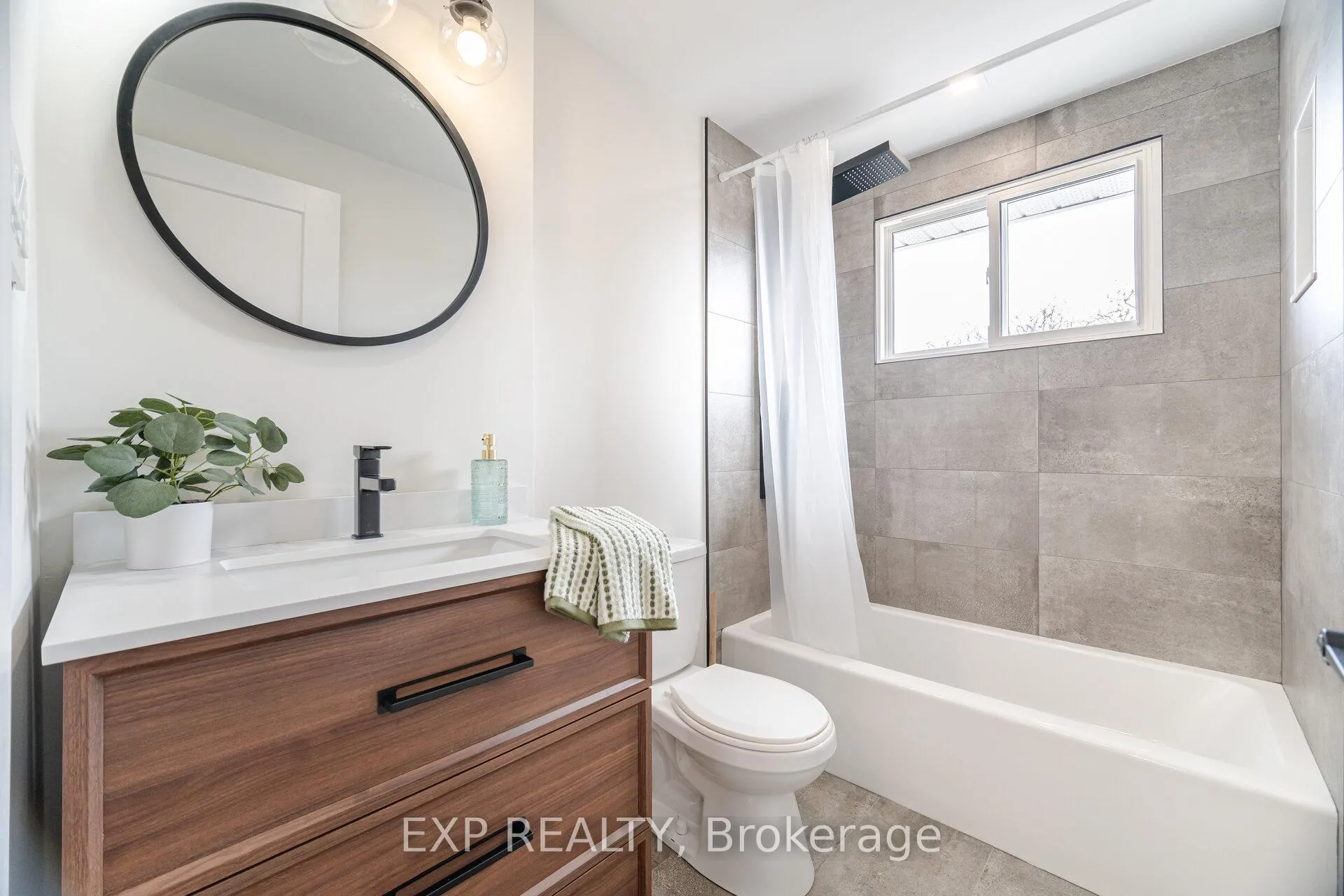 Photo 25 of Unit 19, 120 Quigley Road, Hamilton, Vincent — HOMEH