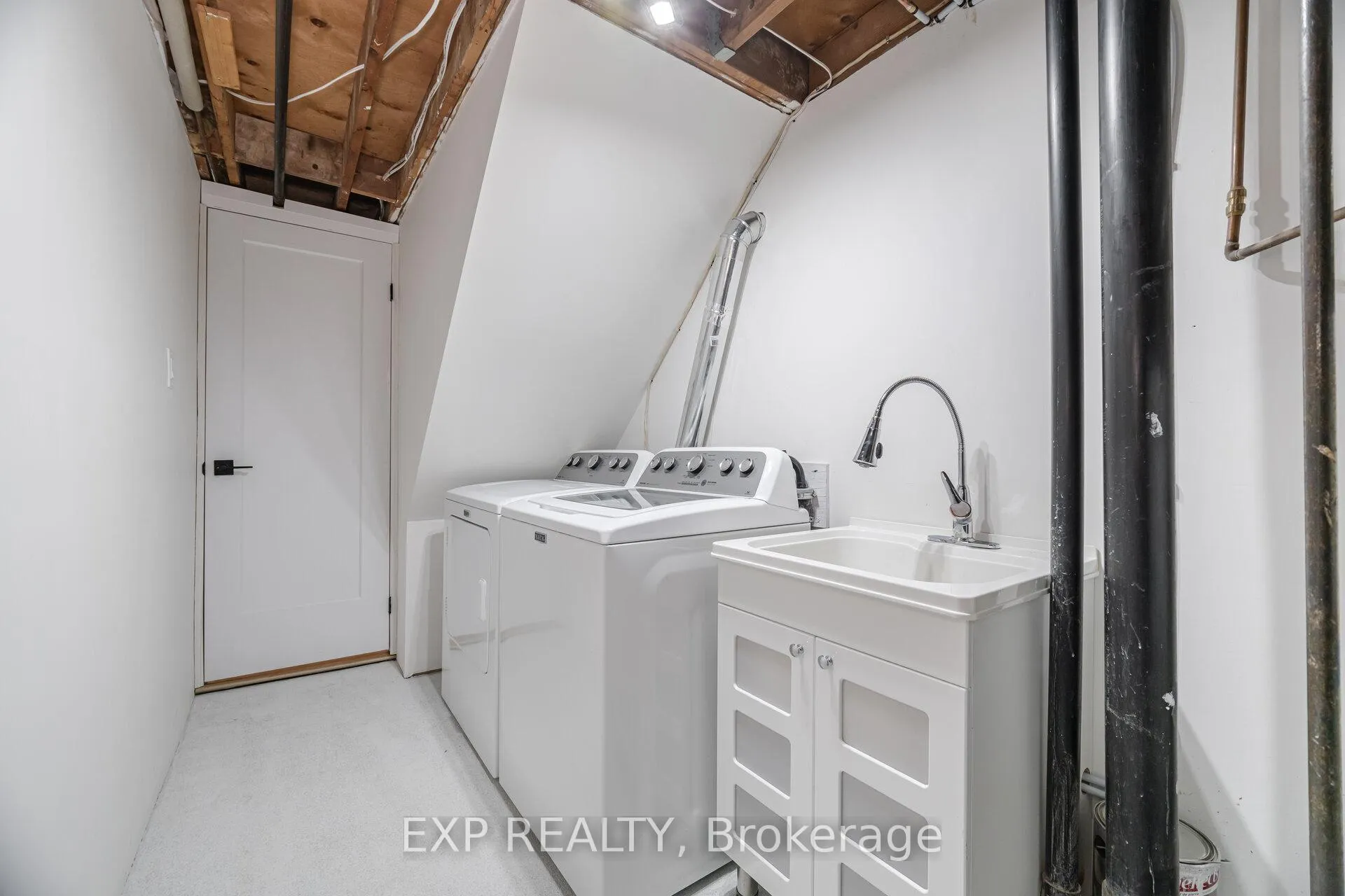 Photo 31 of Unit 19, 120 Quigley Road, Hamilton, Vincent — HOMEH