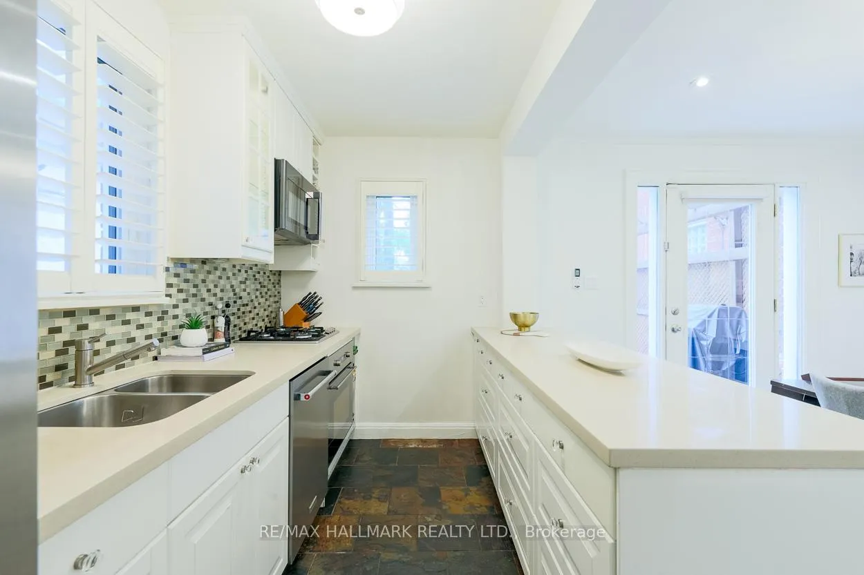 Photo 6 of 346 Roselawn Avenue, Toronto, Yonge-Eglinton — HOMEH