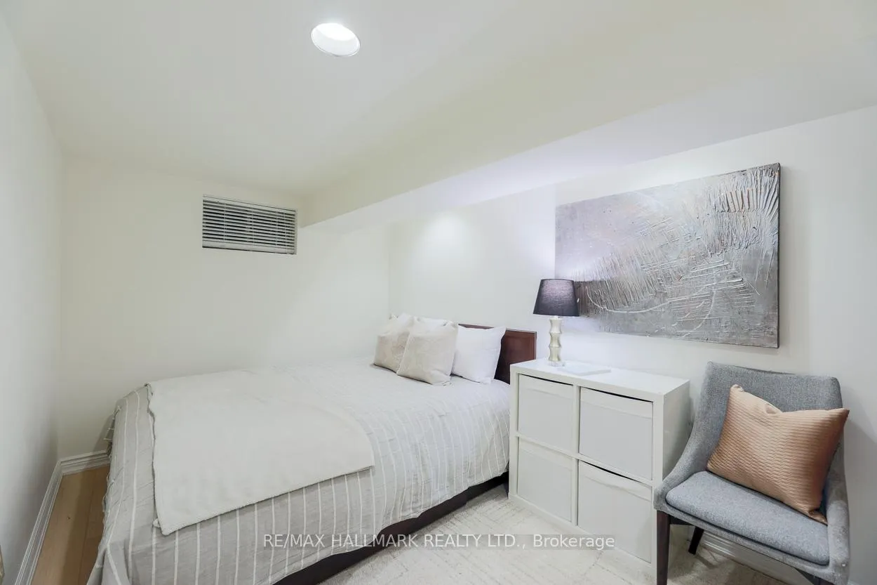 Photo 15 of 346 Roselawn Avenue, Toronto, Yonge-Eglinton — HOMEH