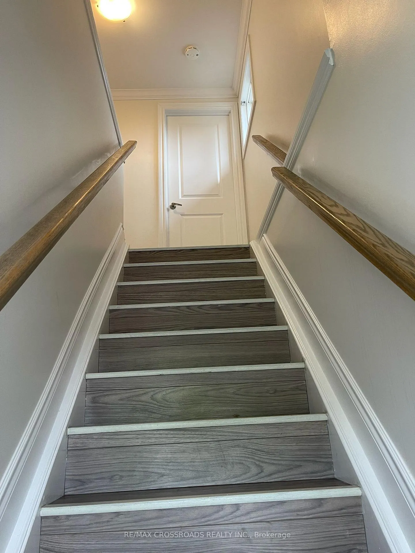 Photo 11 of 59 Chaucer Crescent, Barrie, Letitia Heights — HOMEH