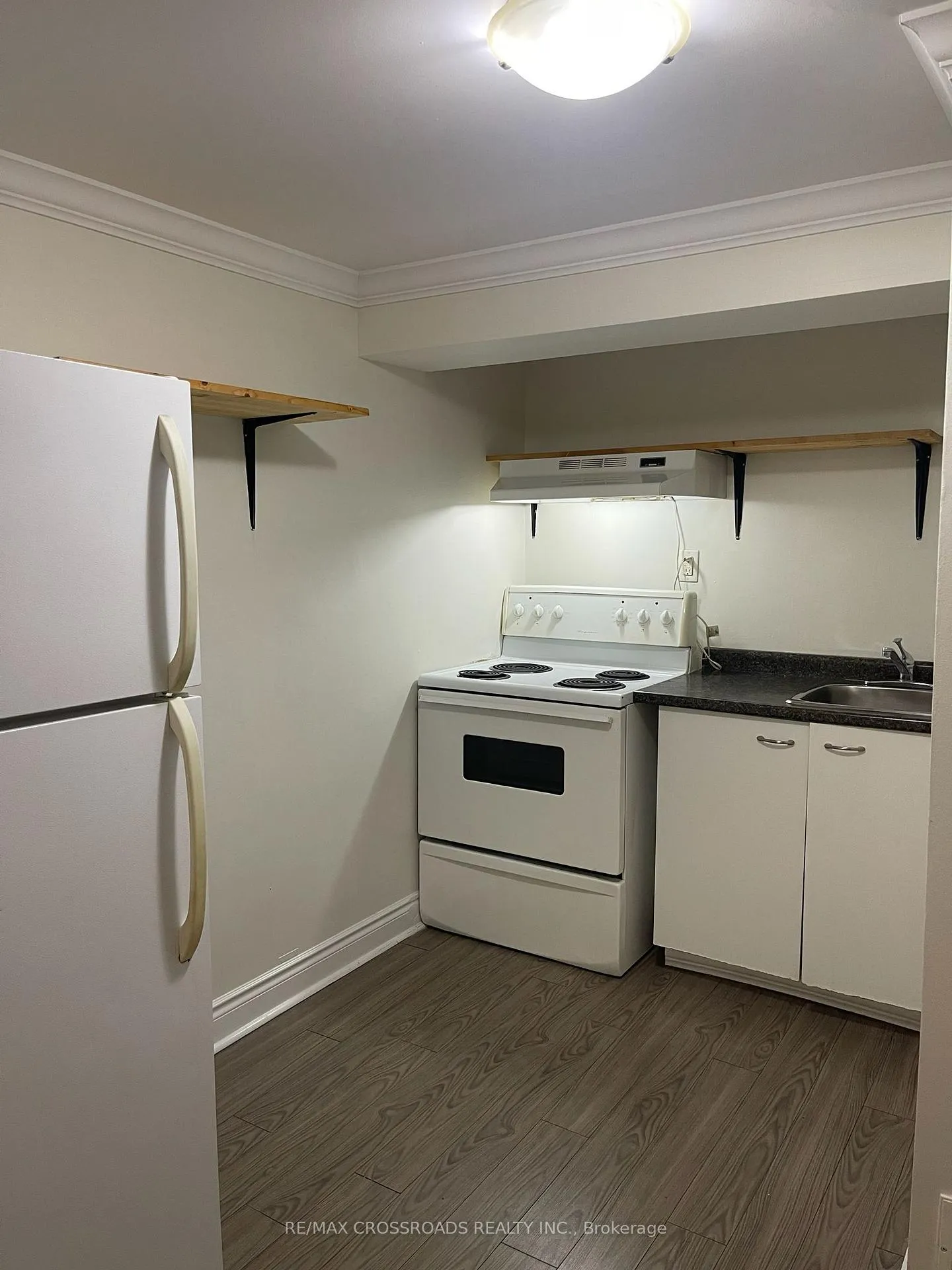 Photo 32 of 59 Chaucer Crescent, Barrie, Letitia Heights — HOMEH