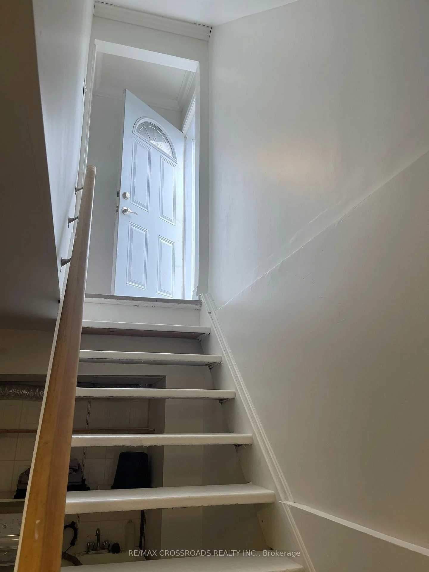 Photo 24 of 59 Chaucer Crescent, Barrie, Letitia Heights — HOMEH