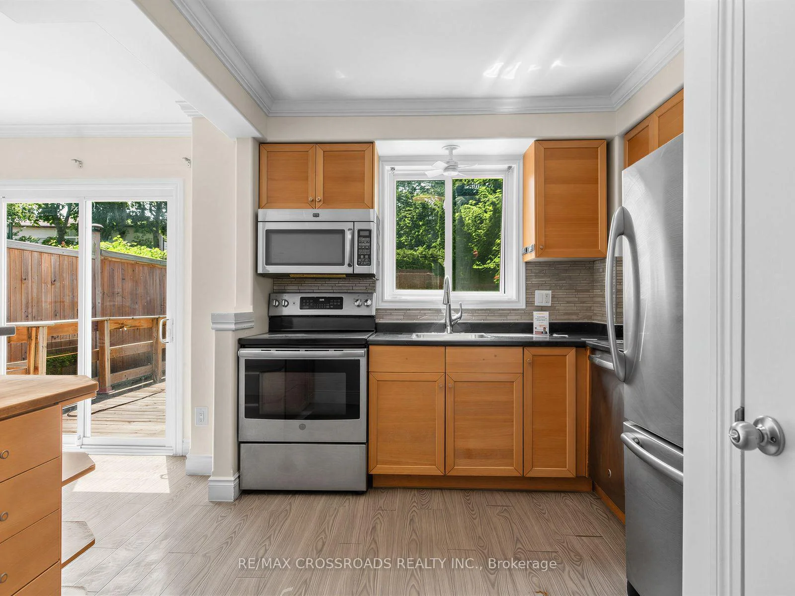 Photo 27 of 59 Chaucer Crescent, Barrie, Letitia Heights — HOMEH