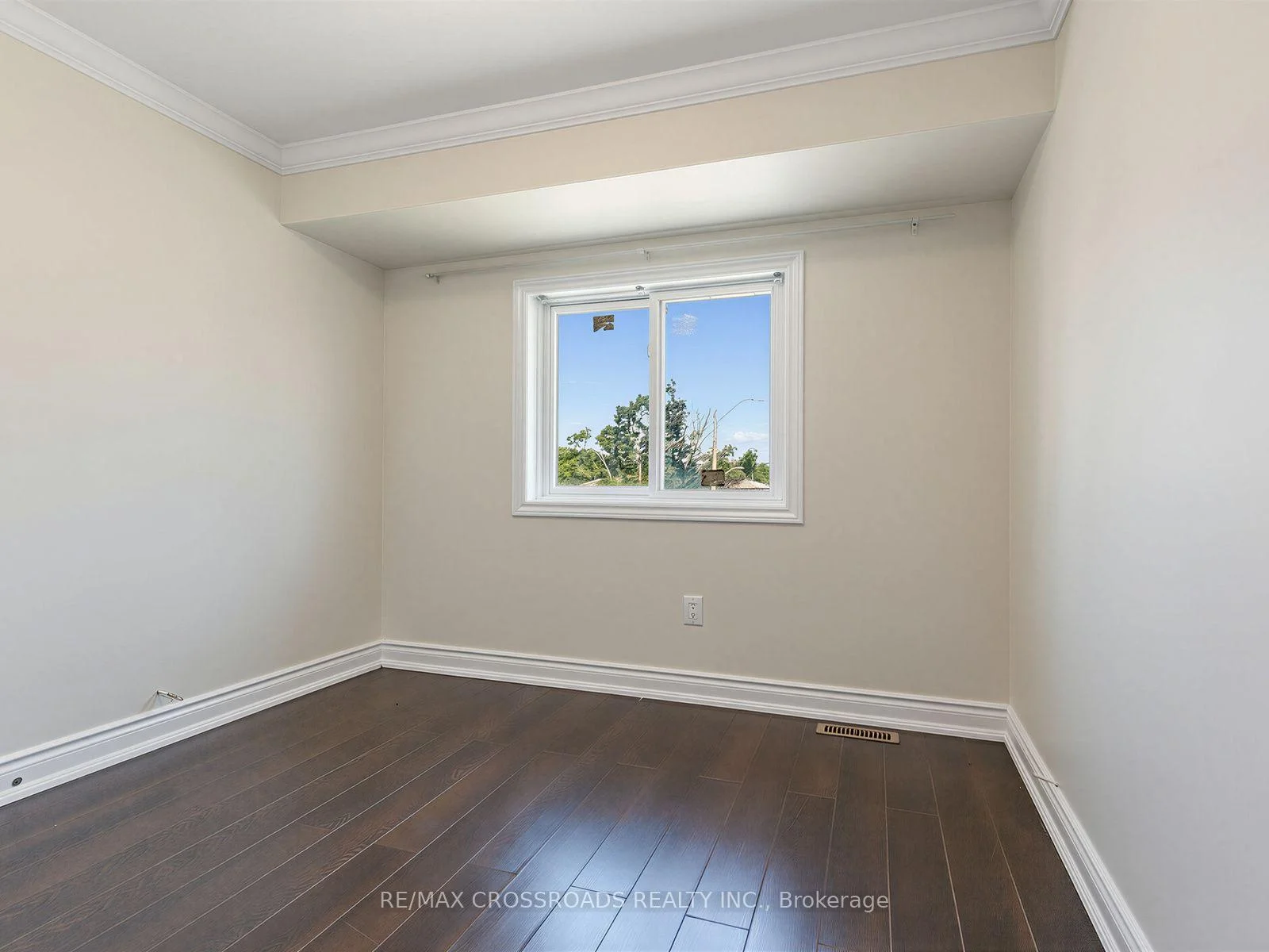 Photo 40 of 59 Chaucer Crescent, Barrie, Letitia Heights — HOMEH