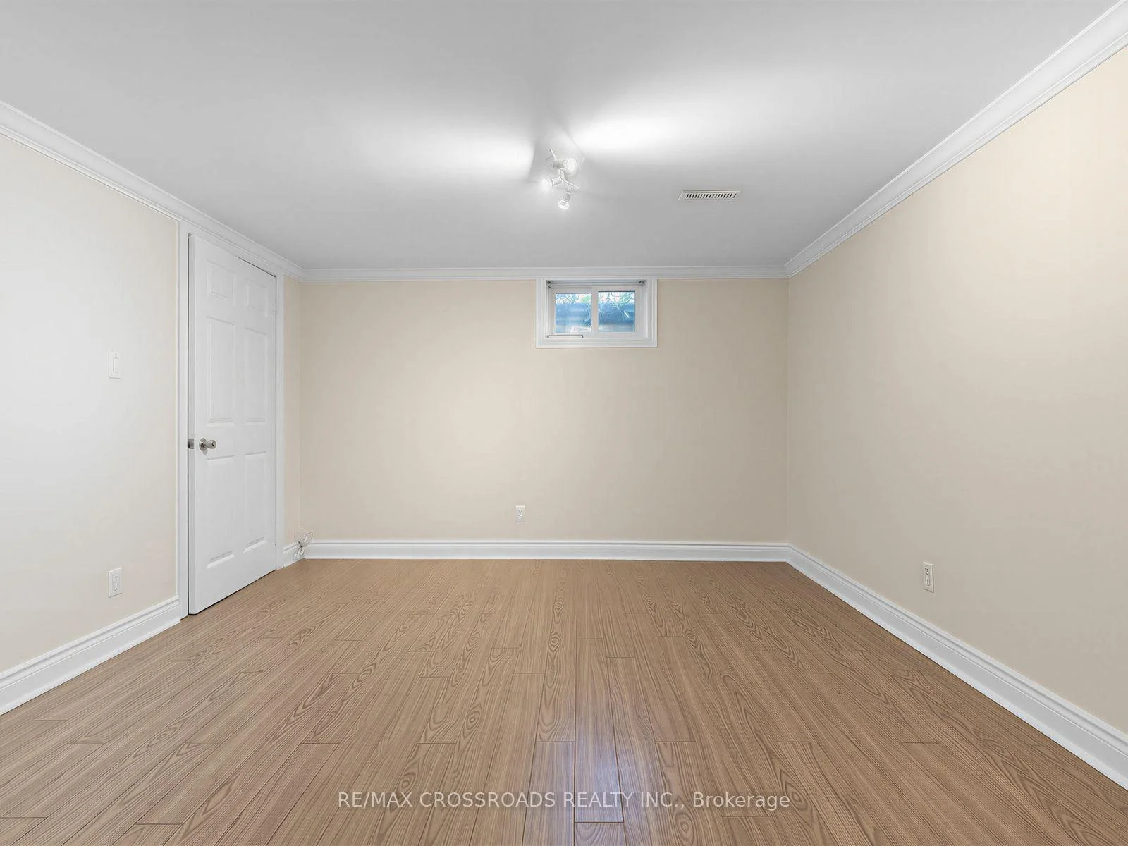 Photo 47 of 59 Chaucer Crescent, Barrie, Letitia Heights — HOMEH