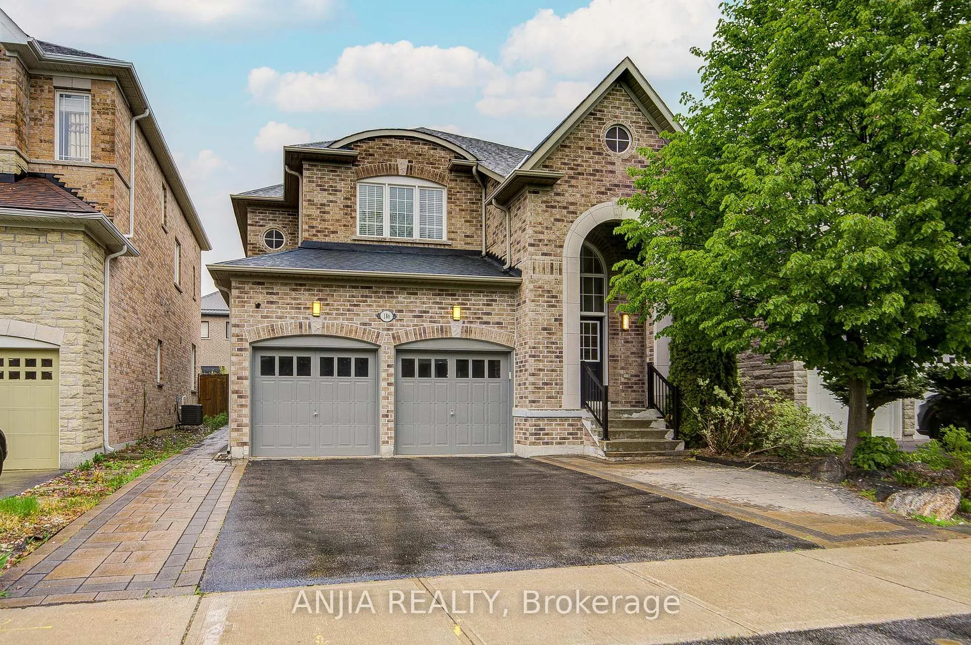 Photo 1 of 186 Ascalon Drive, Vaughan, Patterson — HOMEH
