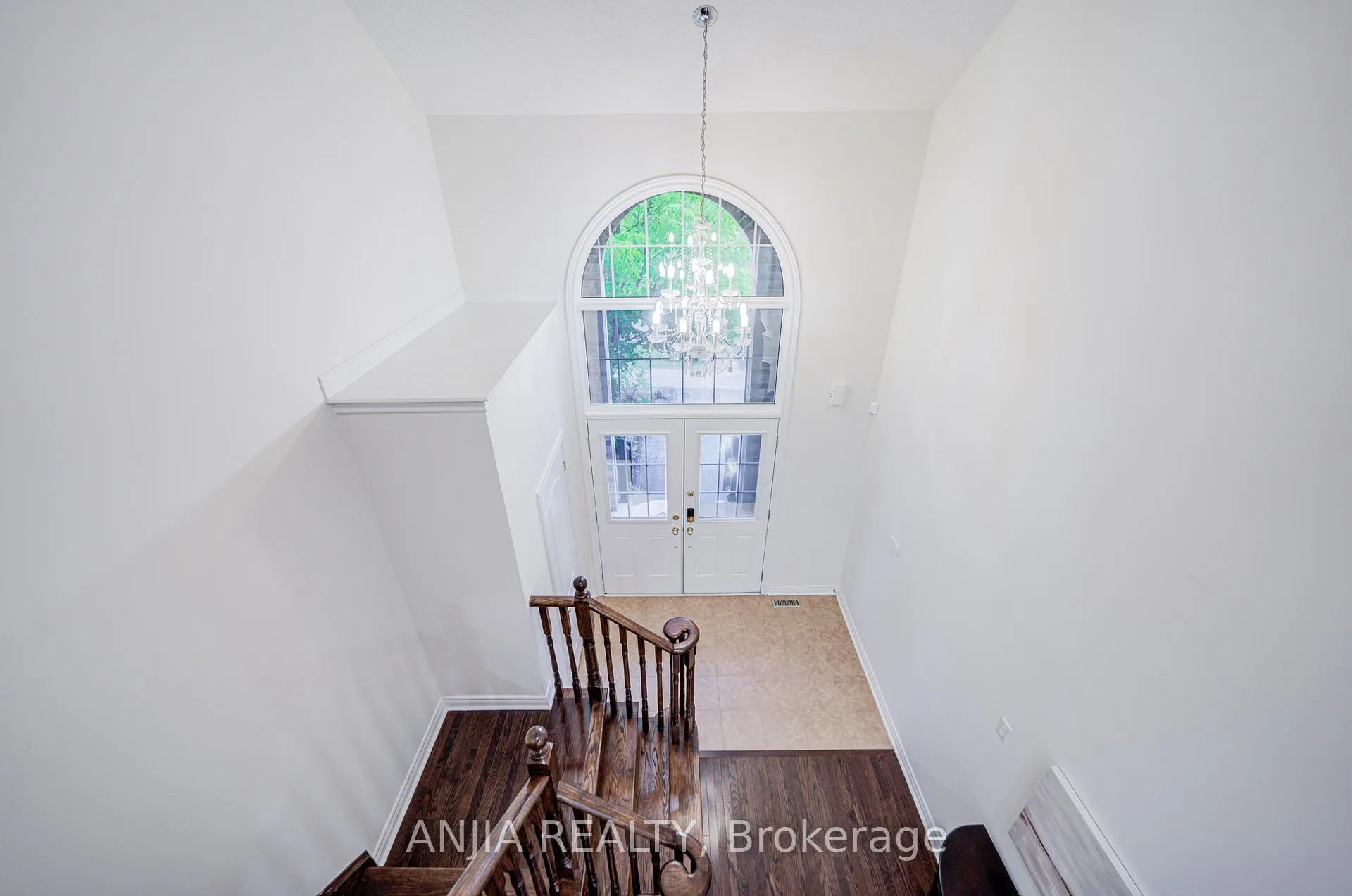 Photo 5 of 186 Ascalon Drive, Vaughan, Patterson — HOMEH