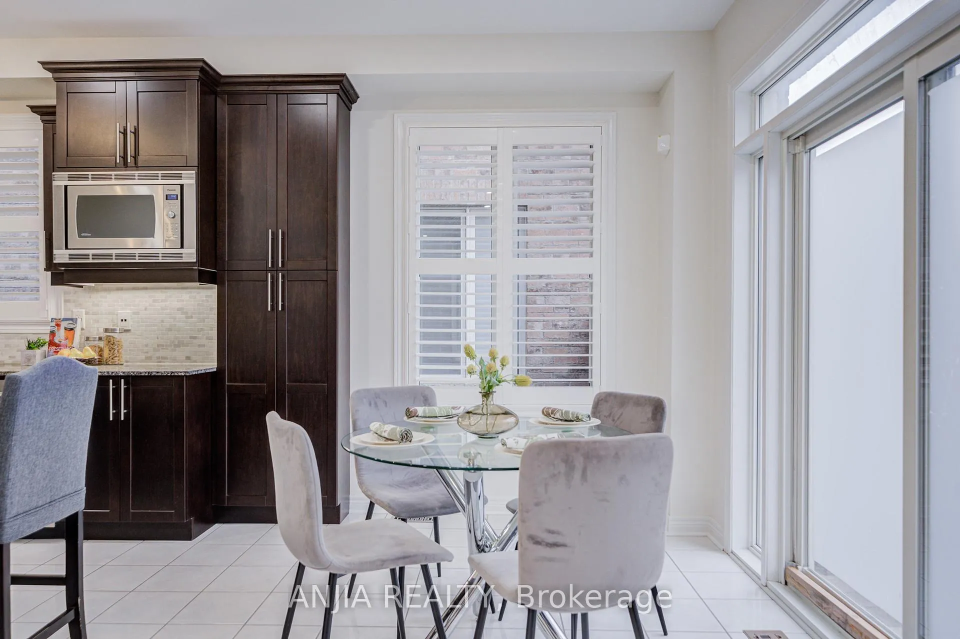 Photo 14 of 186 Ascalon Drive, Vaughan, Patterson — HOMEH