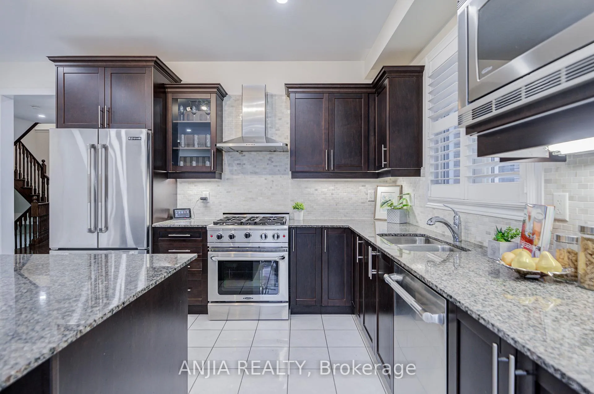 Photo 19 of 186 Ascalon Drive, Vaughan, Patterson — HOMEH