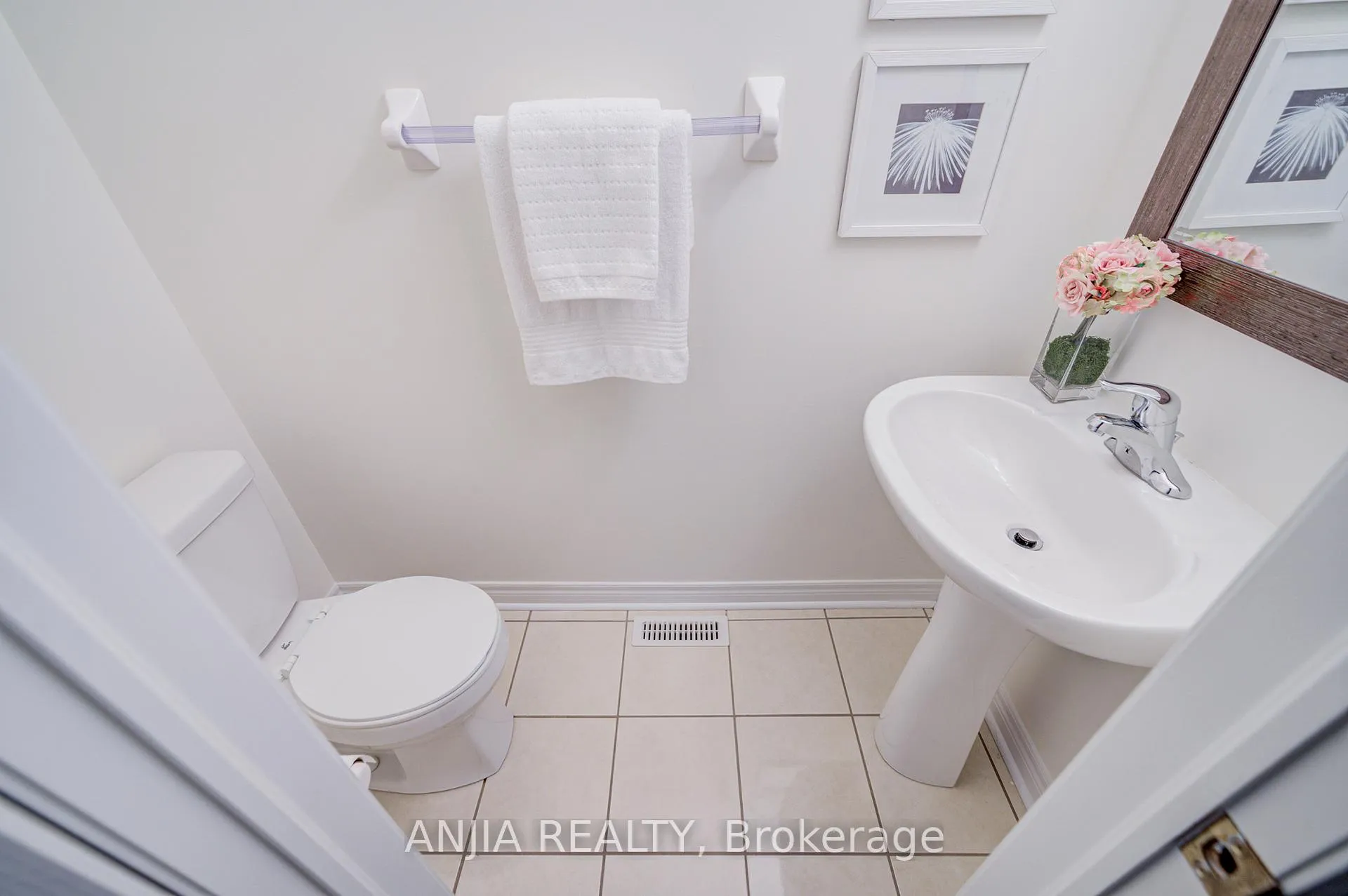 Photo 25 of 186 Ascalon Drive, Vaughan, Patterson — HOMEH