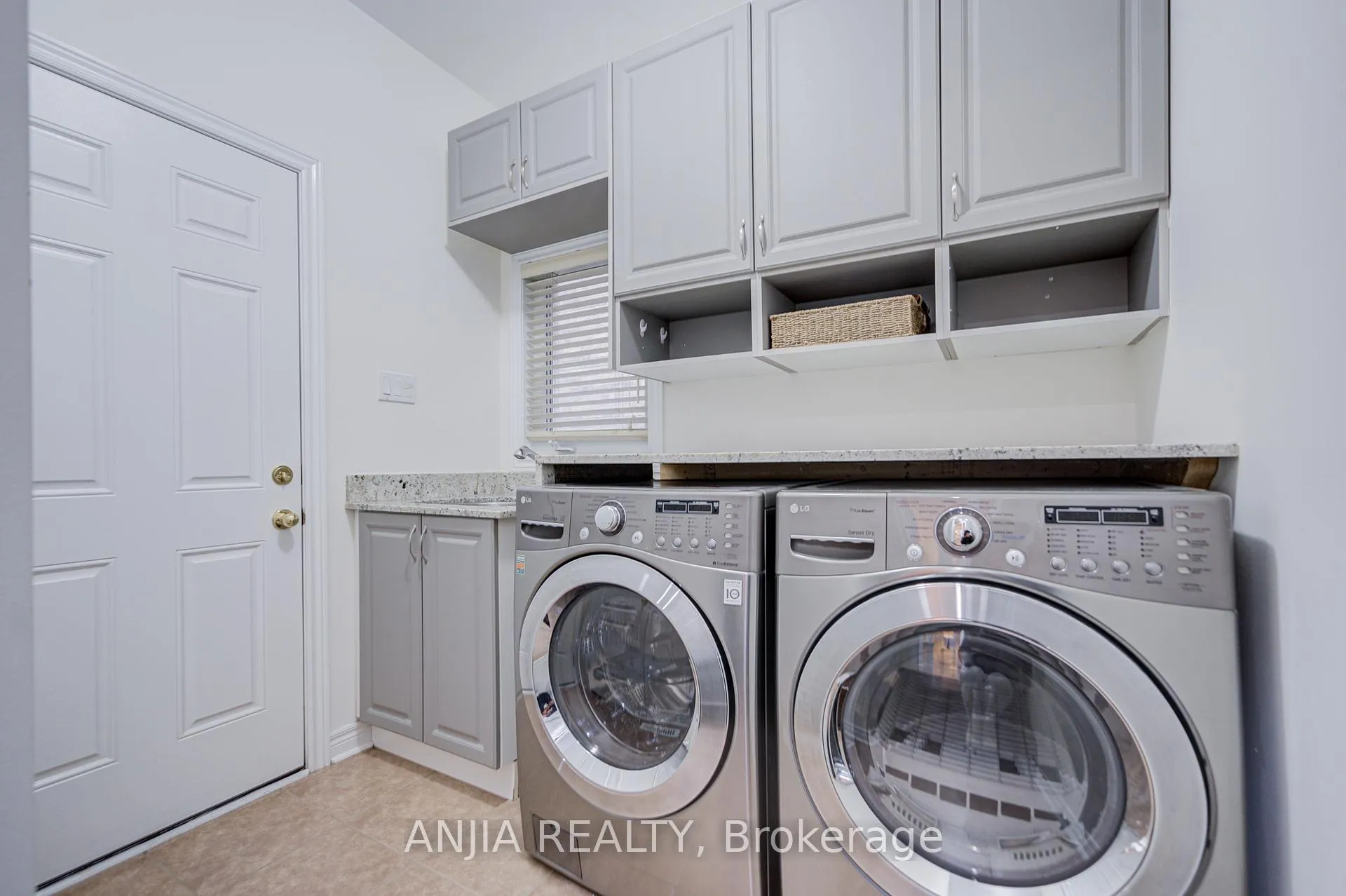 Photo 26 of 186 Ascalon Drive, Vaughan, Patterson — HOMEH