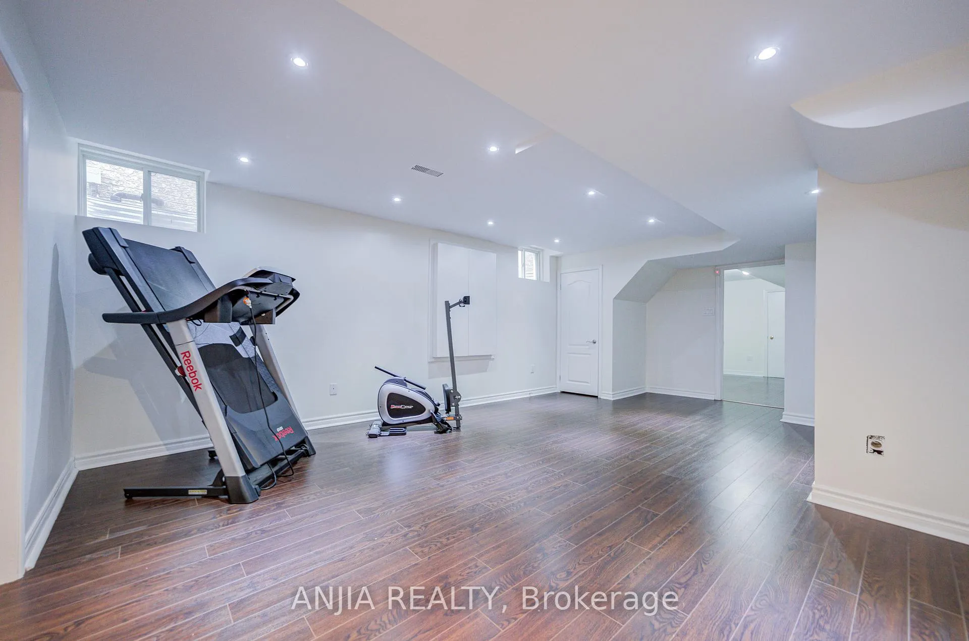 Photo 39 of 186 Ascalon Drive, Vaughan, Patterson — HOMEH