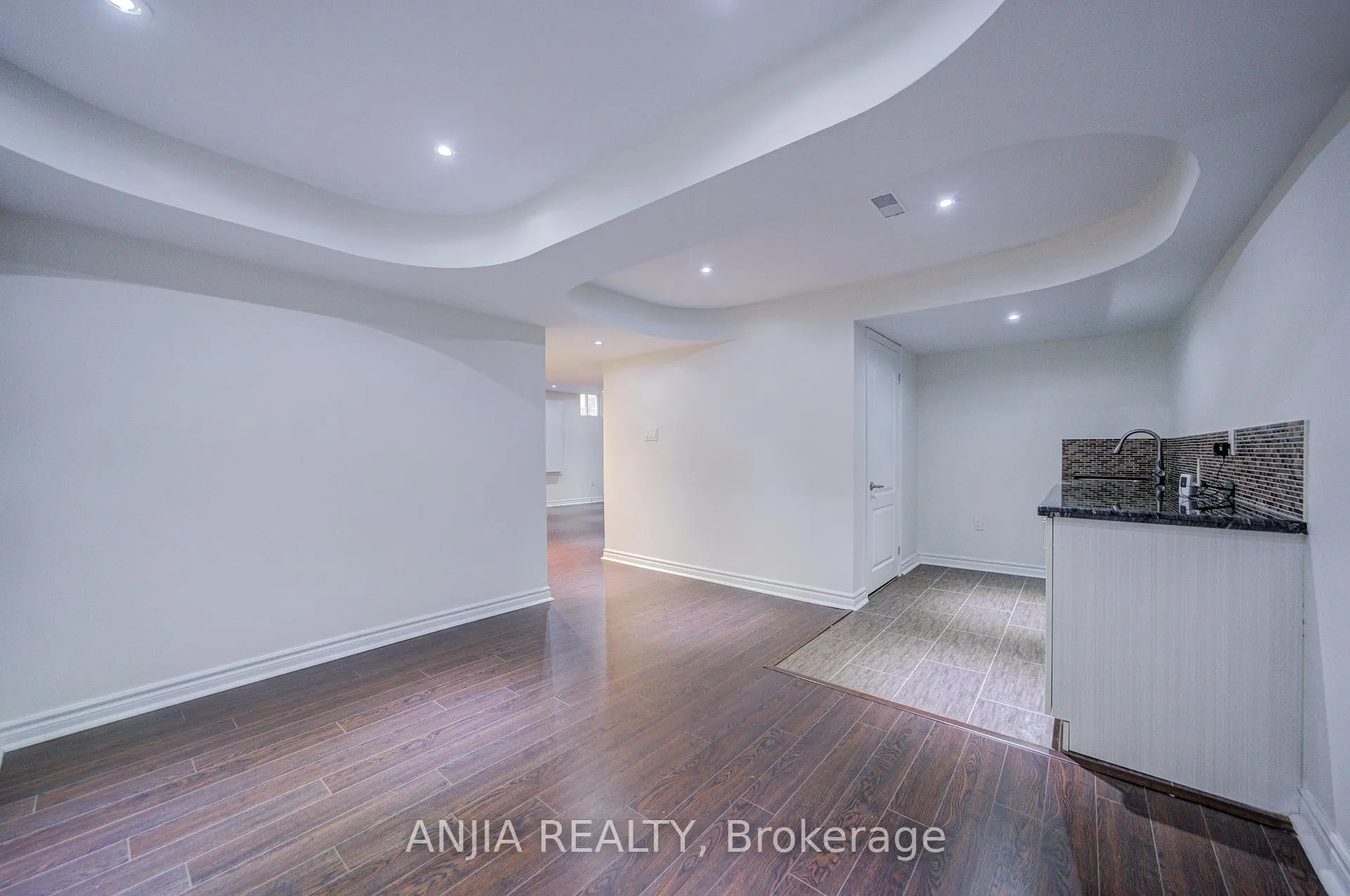 Photo 40 of 186 Ascalon Drive, Vaughan, Patterson — HOMEH