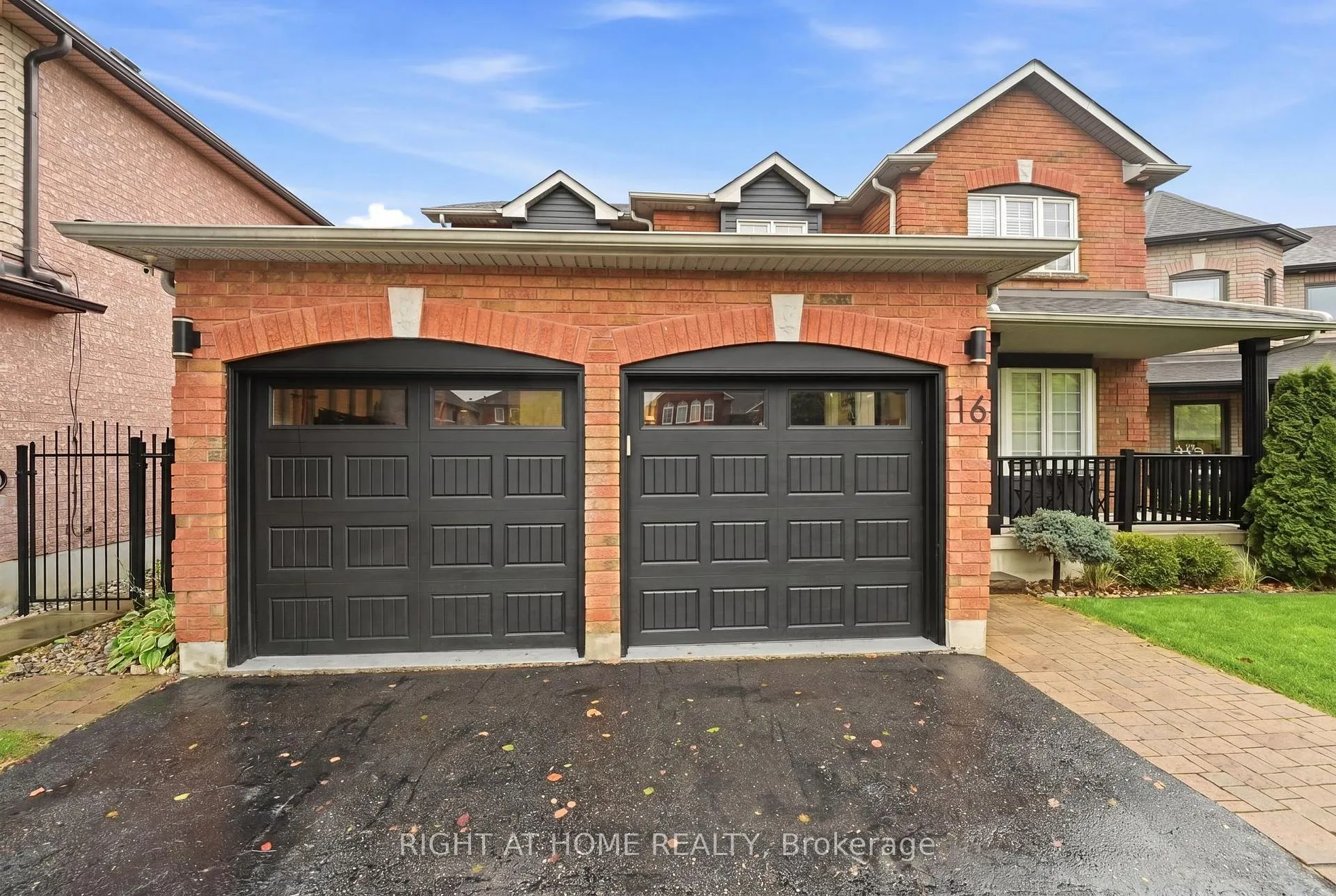 Photo 3 of 16 Mcneilage Court, Ajax, Northwest Ajax — HOMEH