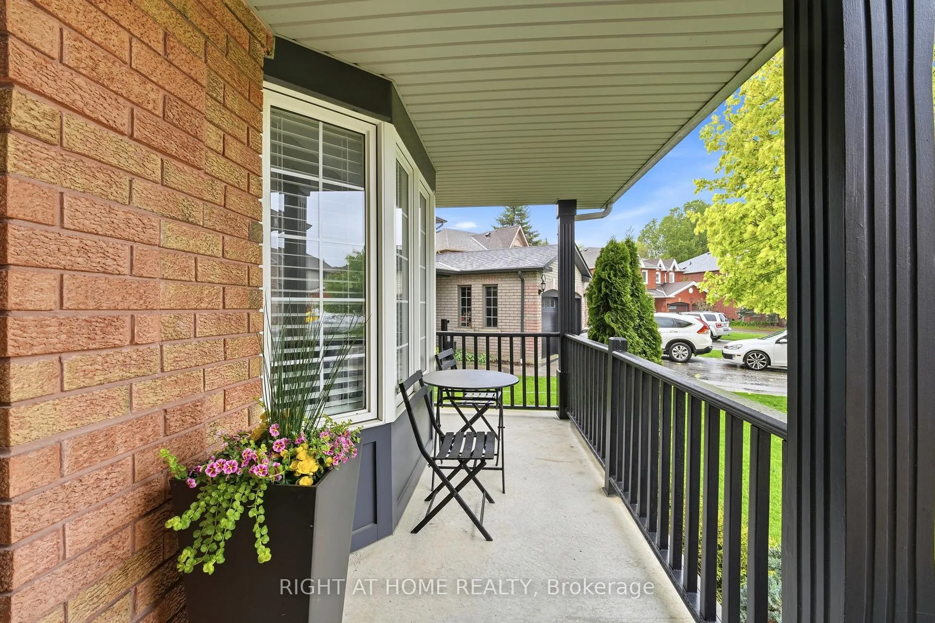 Photo 5 of 16 Mcneilage Court, Ajax, Northwest Ajax — HOMEH
