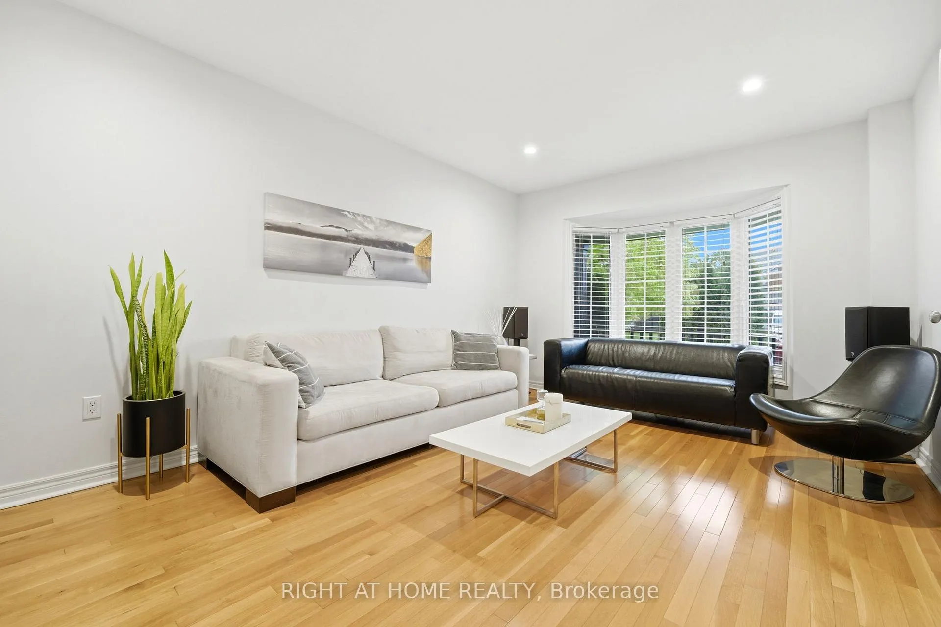 Photo 9 of 16 Mcneilage Court, Ajax, Northwest Ajax — HOMEH