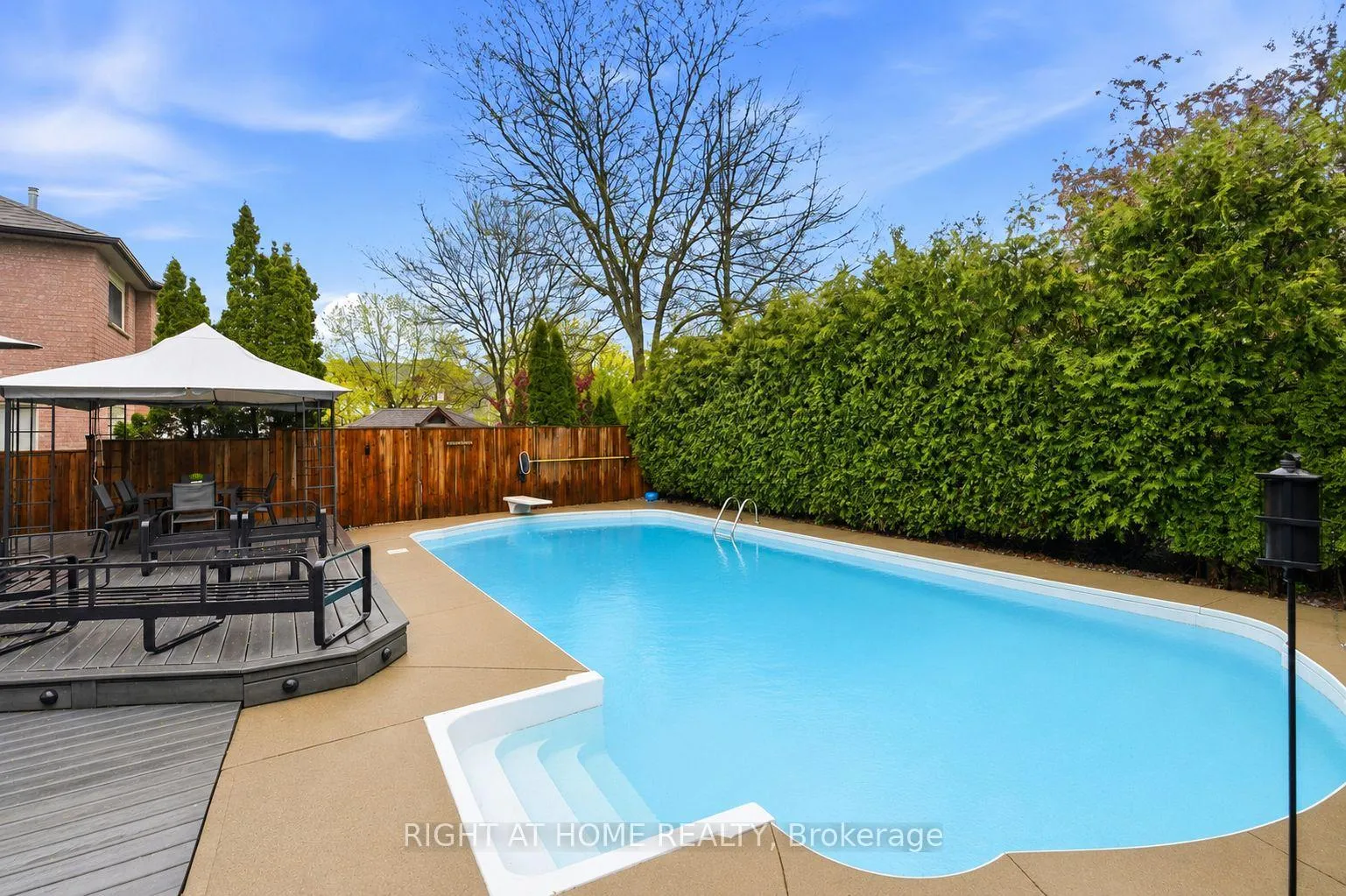 Photo 36 of 16 Mcneilage Court, Ajax, Northwest Ajax — HOMEH