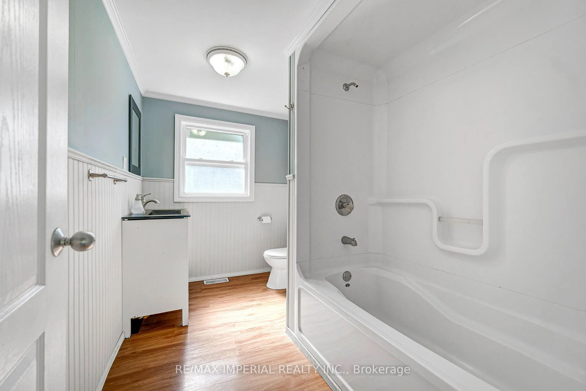 Photo 14 of 6 Edith Street, Georgina, Sutton & Jackson's Point — HOMEH