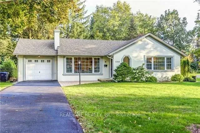 Front of 1268 Lorne Park Road