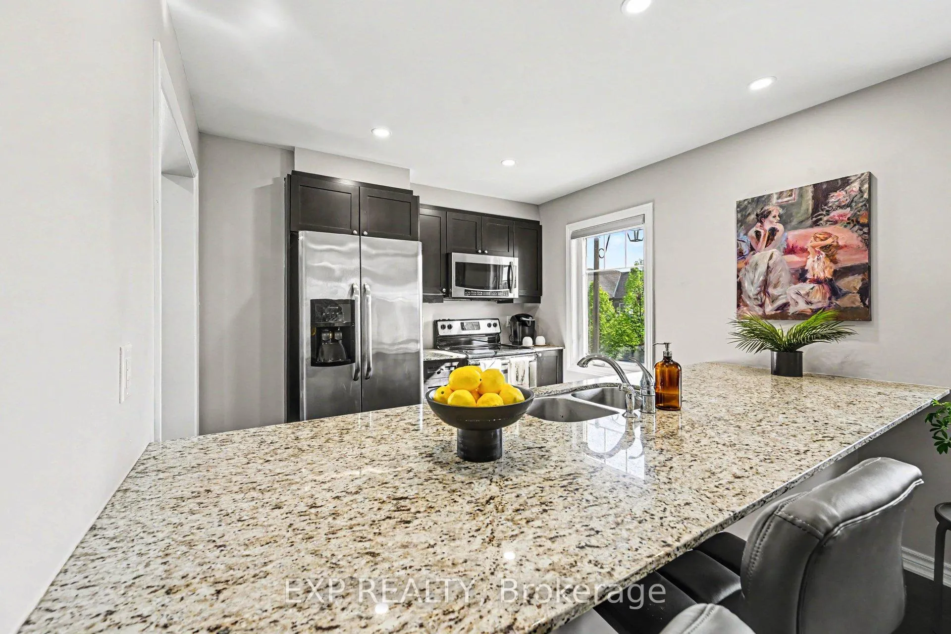 Photo 8 of 28 Streambank Street, Ottawa, Kanata - Emerald Meadows/Trailwest — HOMEH