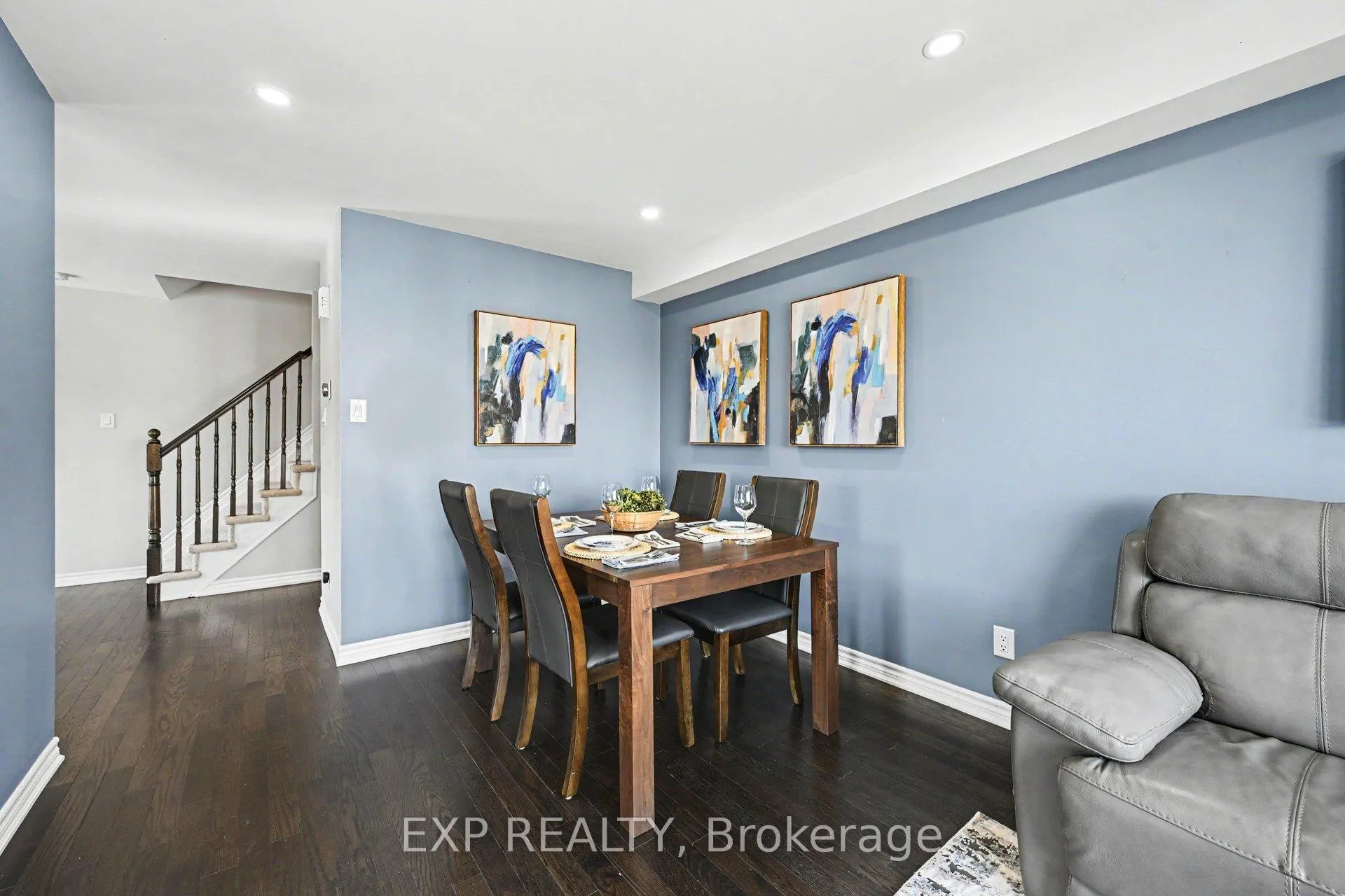 Photo 12 of 28 Streambank Street, Ottawa, Kanata - Emerald Meadows/Trailwest — HOMEH