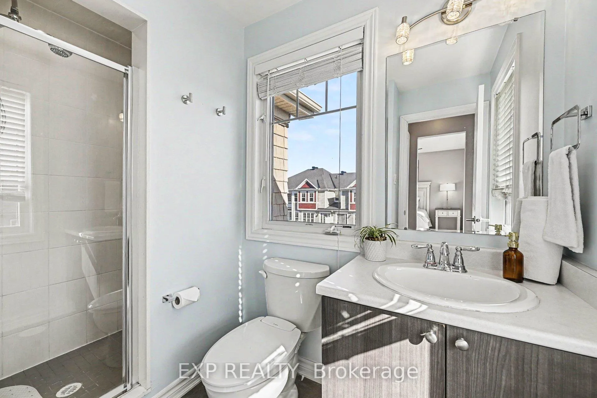 Photo 17 of 28 Streambank Street, Ottawa, Kanata - Emerald Meadows/Trailwest — HOMEH