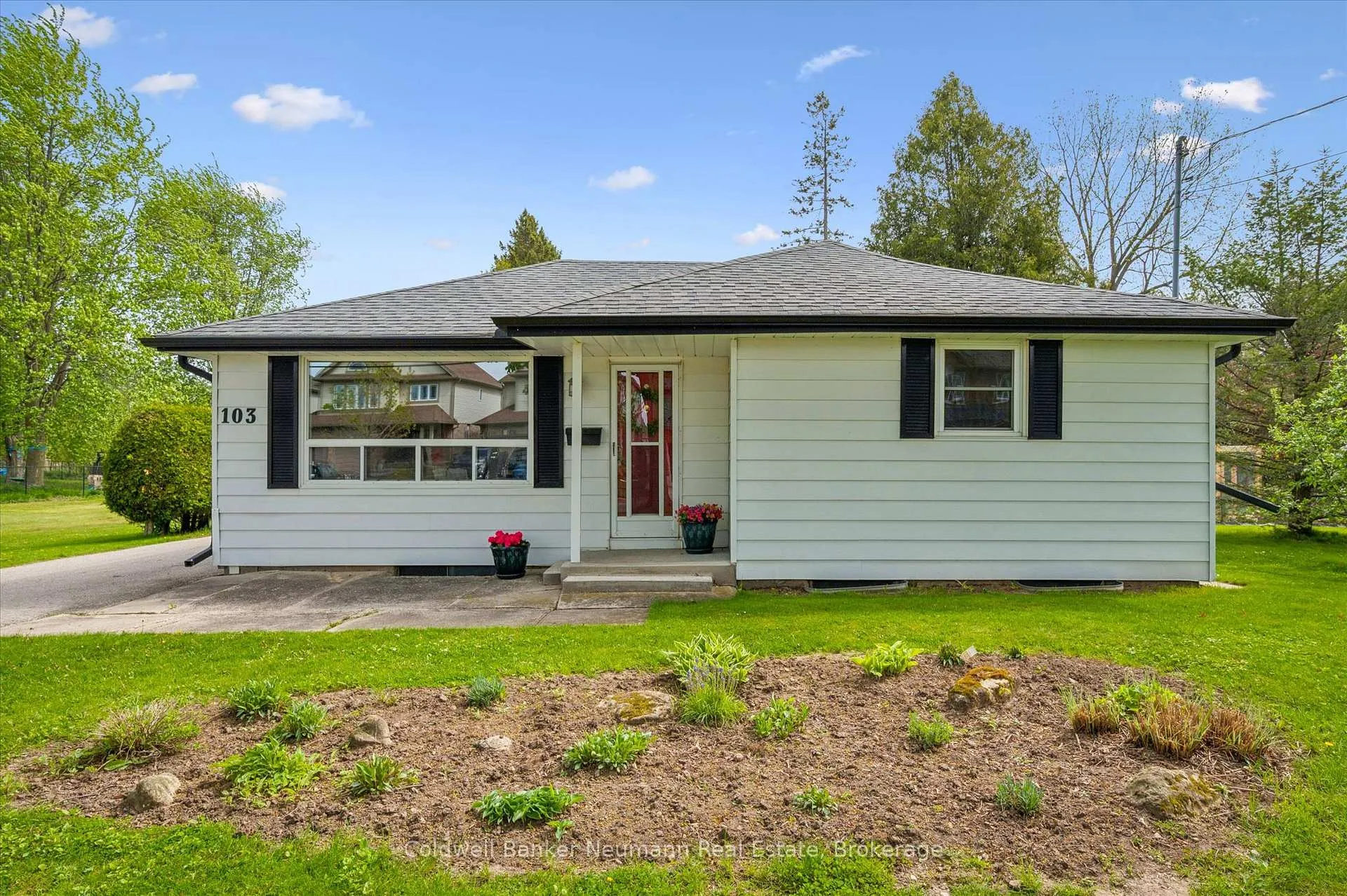 Photo 1 of 103 Cityview Drive N, Guelph, Grange Road — HOMEH