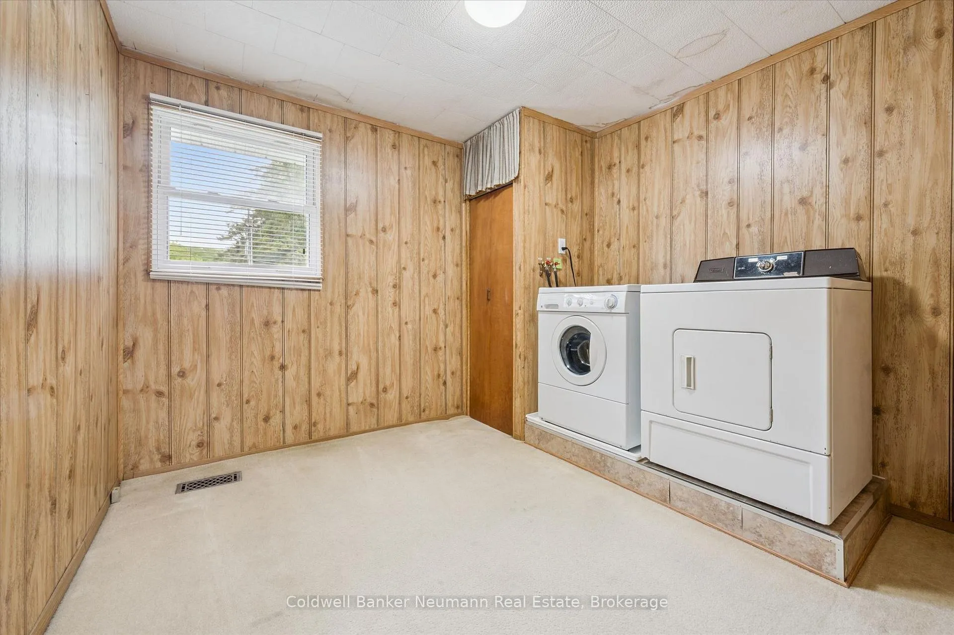 Photo 16 of 103 Cityview Drive N, Guelph, Grange Road — HOMEH