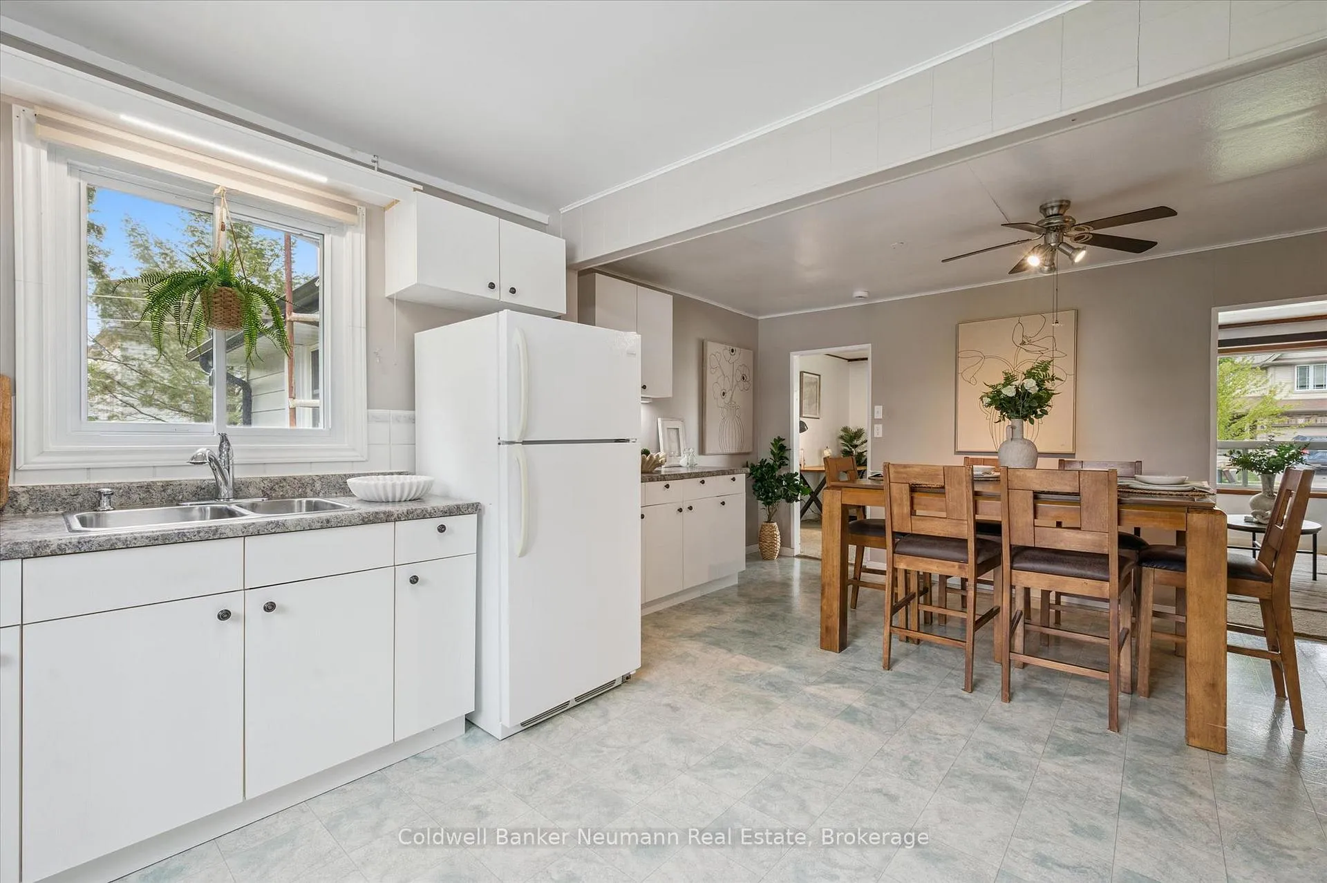 Photo 23 of 103 Cityview Drive N, Guelph, Grange Road — HOMEH