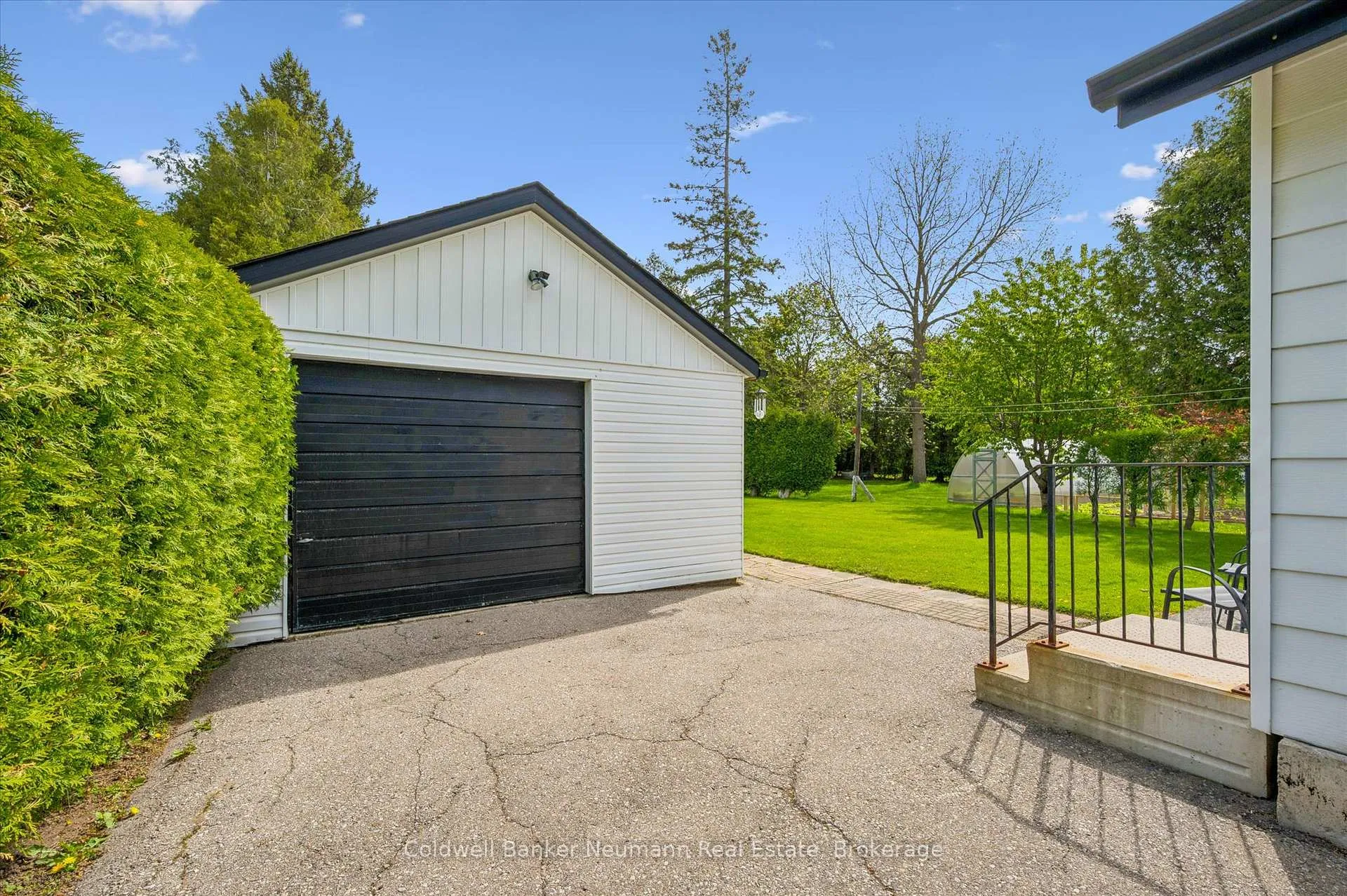 Photo 34 of 103 Cityview Drive N, Guelph, Grange Road — HOMEH