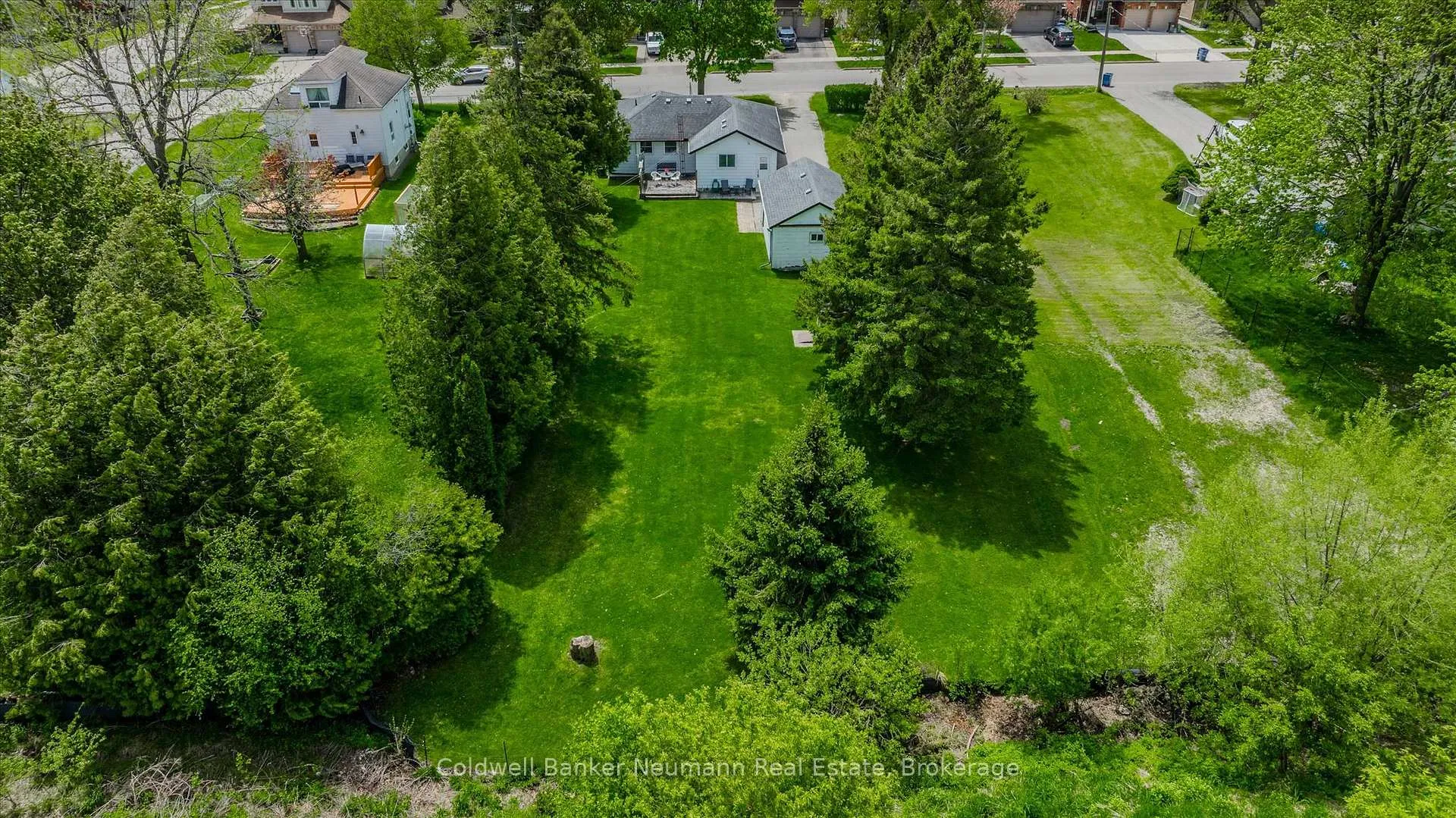 Photo 43 of 103 Cityview Drive N, Guelph, Grange Road — HOMEH