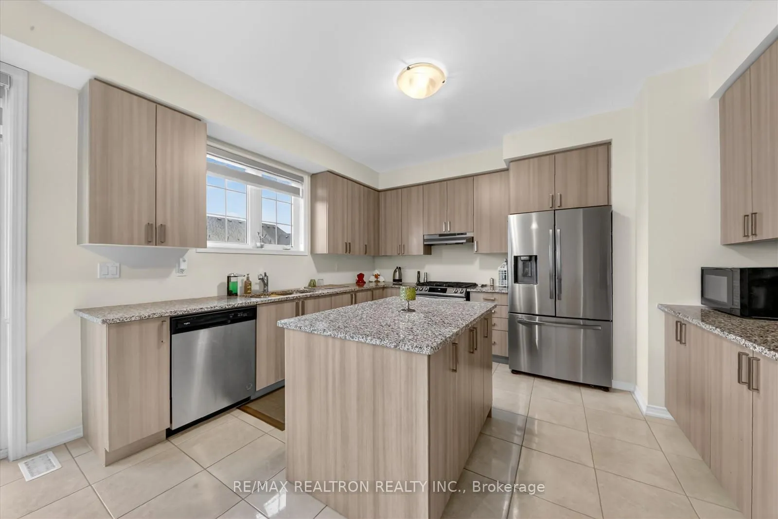 Photo 10 of 346 Coronation Road, Whitby, Rural Whitby — HOMEH