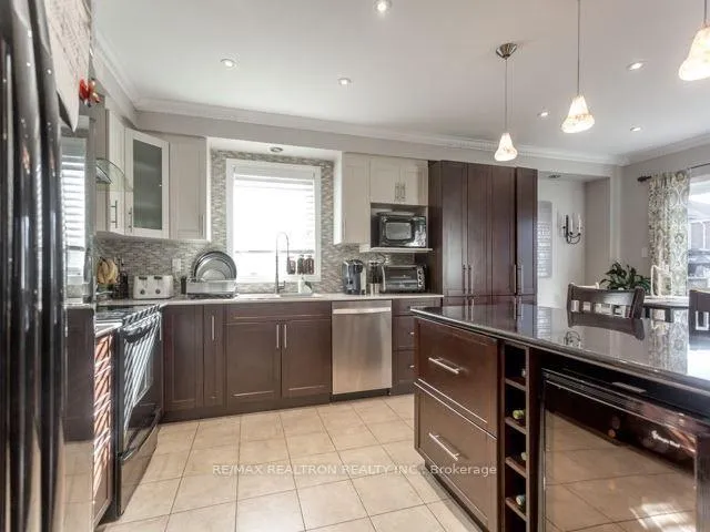 Photo 6 of 55 Belfountain Drive, Whitby, Rolling Acres — HOMEH
