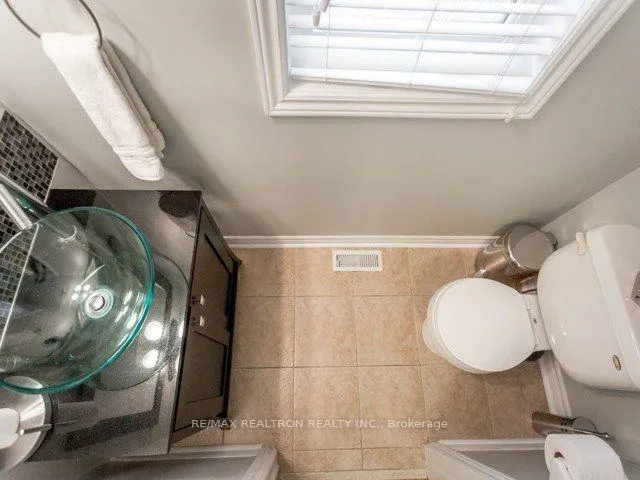 Photo 10 of 55 Belfountain Drive, Whitby, Rolling Acres — HOMEH